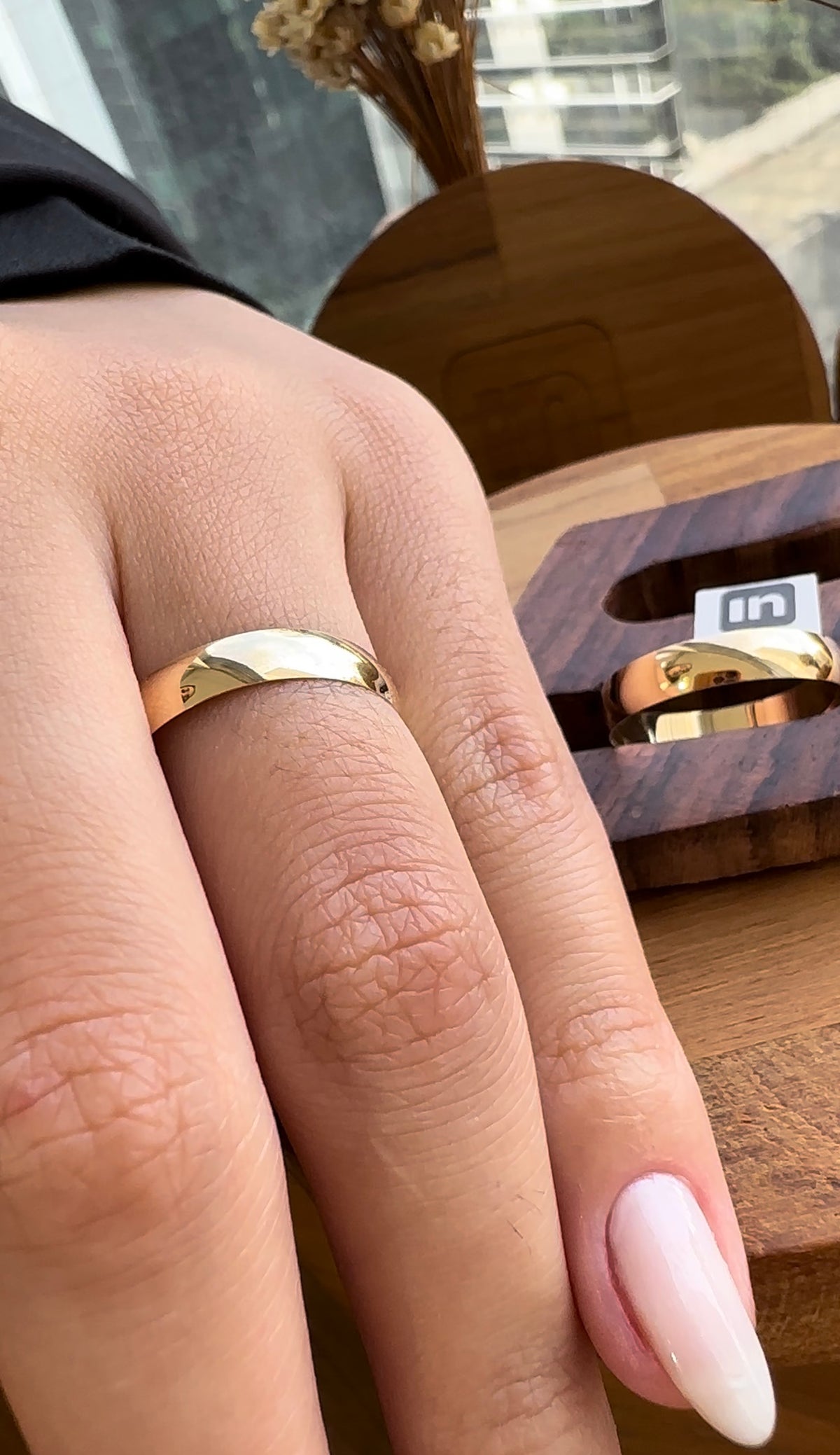 Par de Alianças em Ouro 18k - Modelo Tradicional | 4mm | 12x R$324