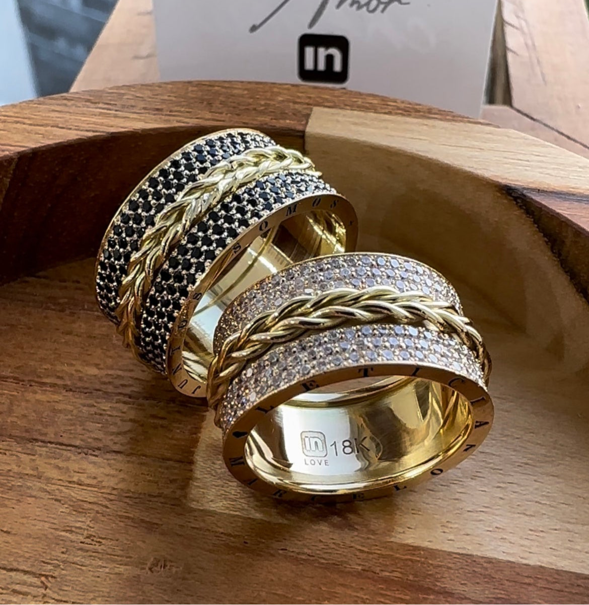 Alianças de Casamento em Ouro 18k - Modelo Eternity Duo | 10mm | 12x R$2.056,66