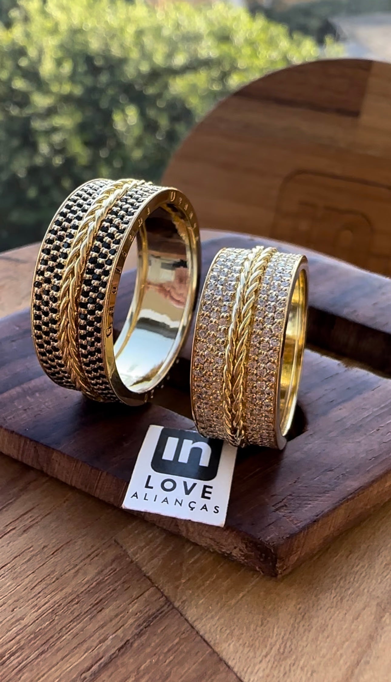Alianças de Casamento em Ouro 18k - Modelo Eternity| 8mm | 12x R$1.333