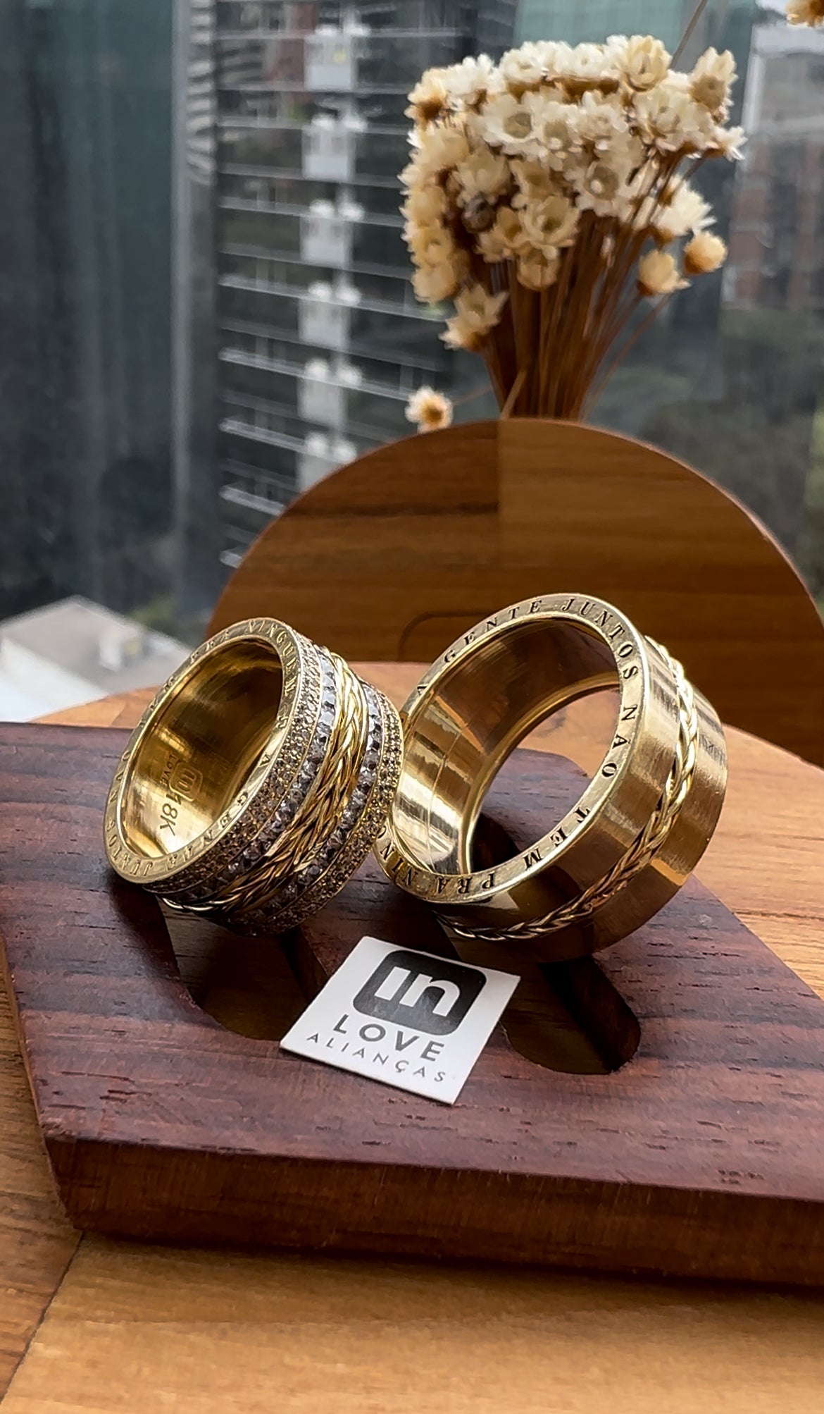 Alianças de Casamento em Ouro 18k - Modelo A Gente Junto | 10mm | 12x R$1.890