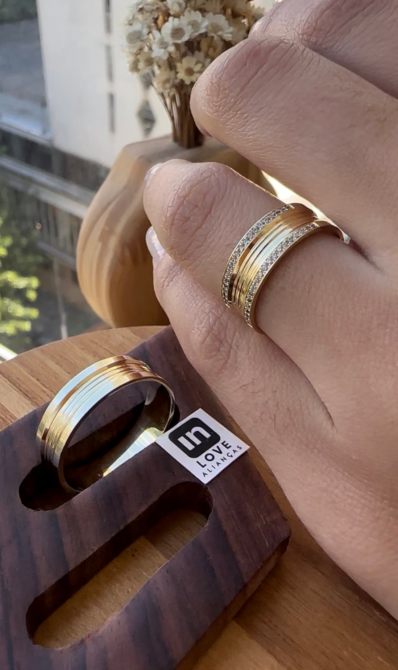 Alianças de Casamento em Ouro 18k - Modelo Paraíso | 6mm | 12x R$416