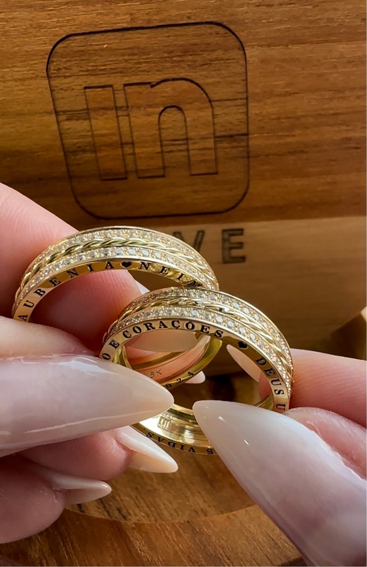 Alianças de Casamento em Ouro 18k - Modelo Doce Amor | 5mm | 12x R$ 749.16
