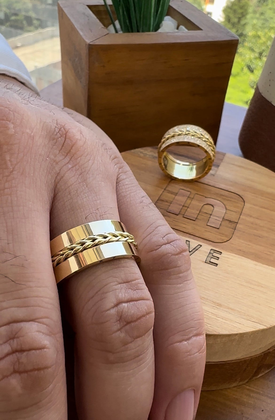 Alianças de Casamento em Ouro 18k - Modelo Eternity | 10mm | 12x R$1.833