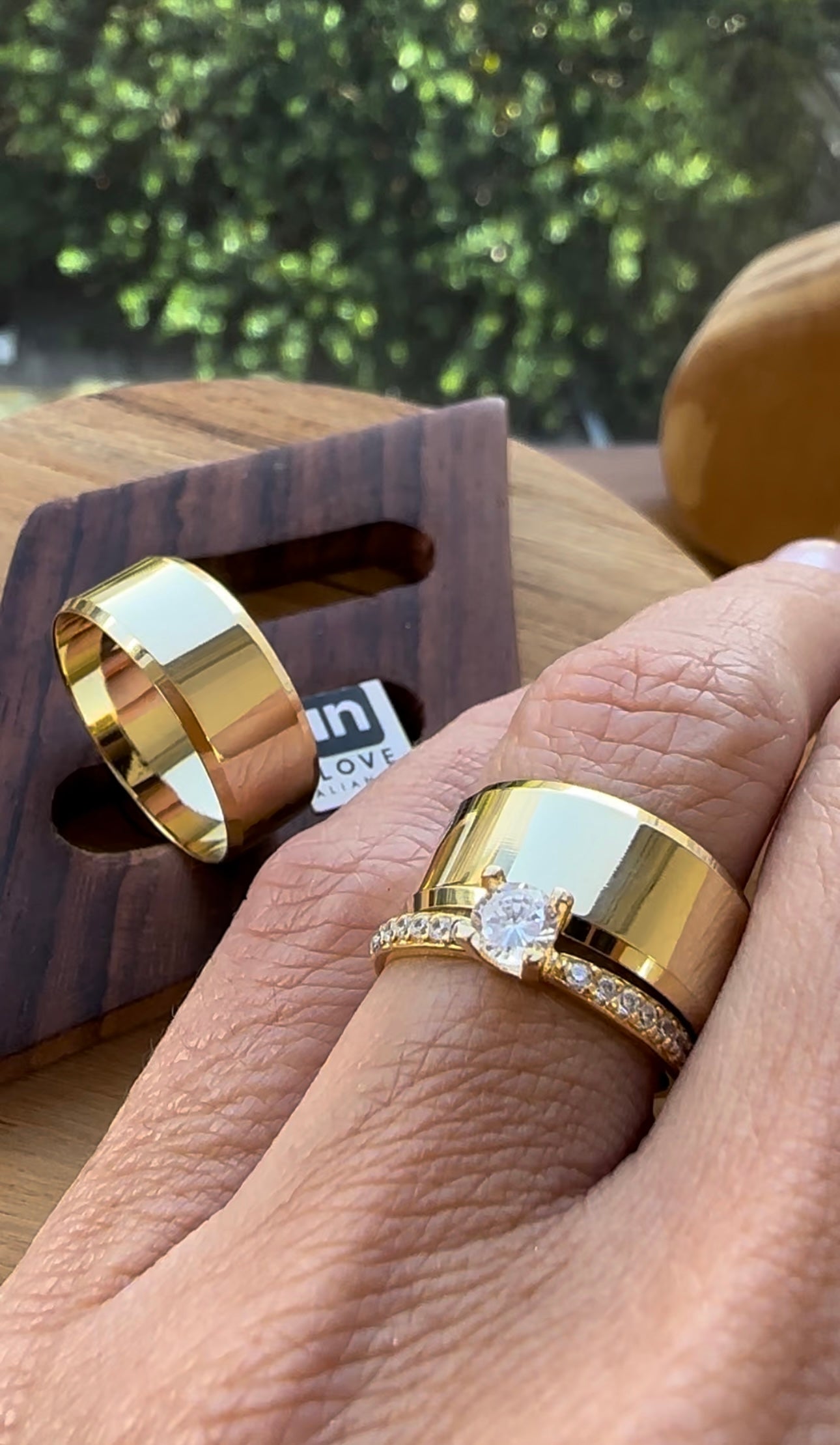 Alianças de Casamento em Ouro 18k - Modelo Sonho Bom | 8mm |12x R$583