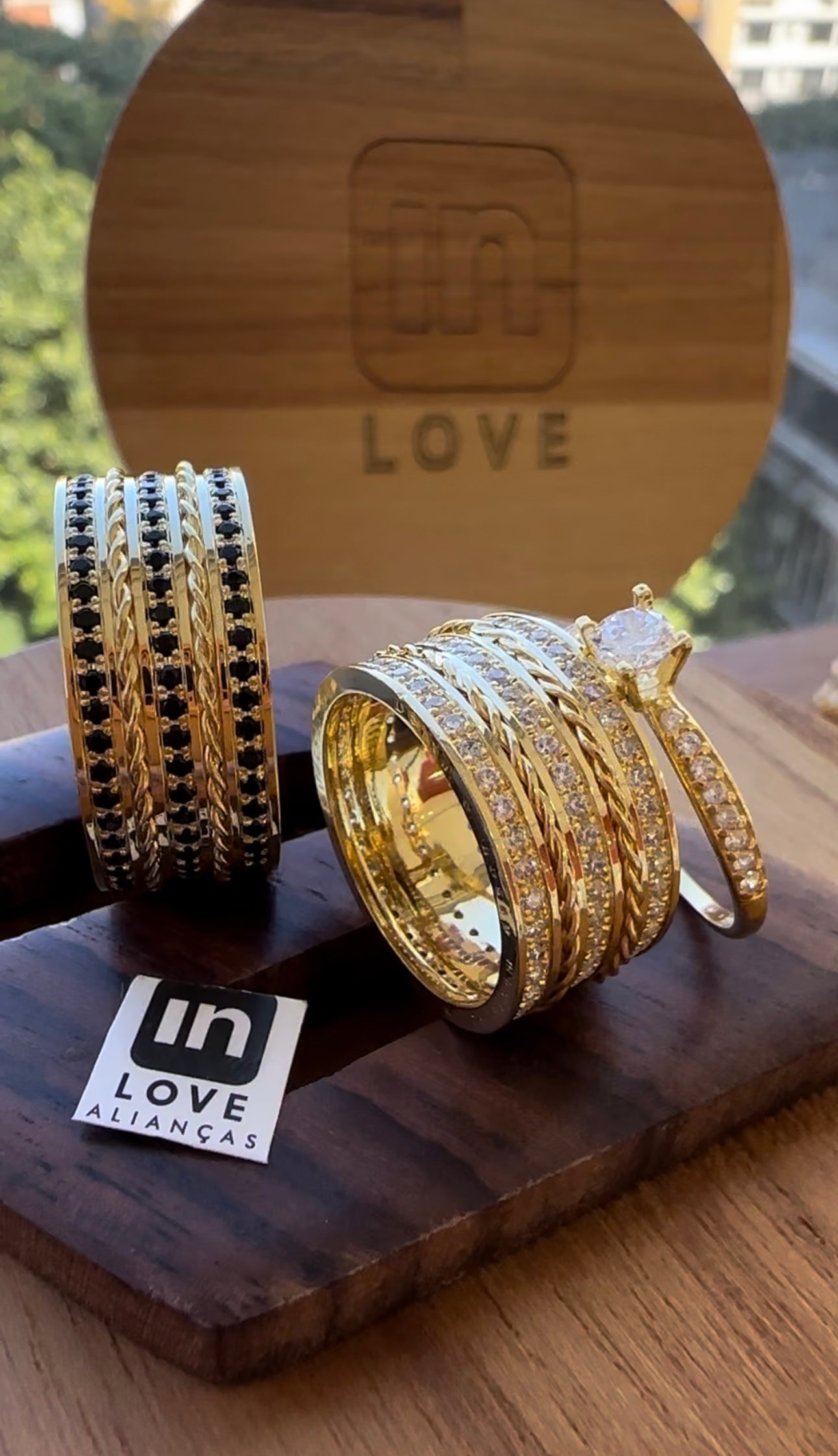 Alianças de Casamento em Ouro 18k - Modelo Momentos | 10mm | 12x R$1.583,00