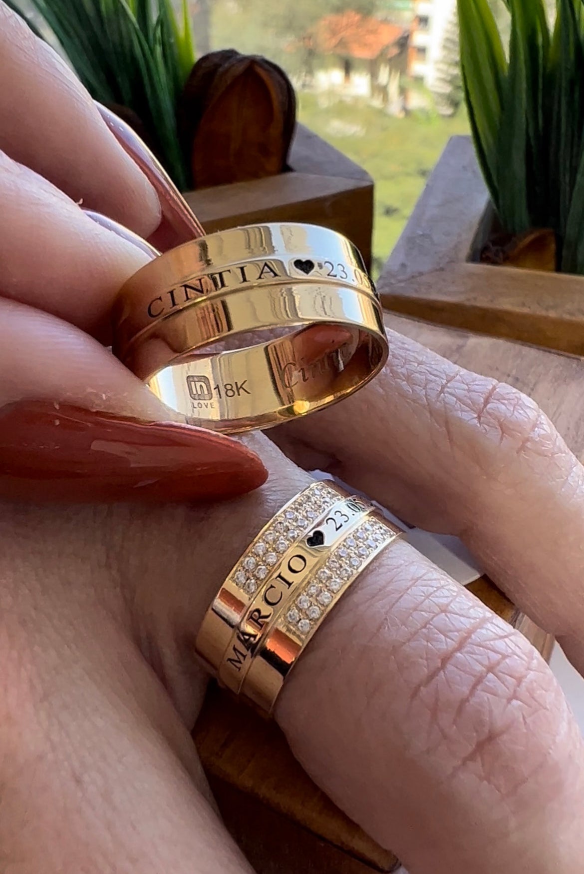 Alianças de Casamento em Ouro 18k - Modelo Par Perfeito | 8mm | 12x R$816,66