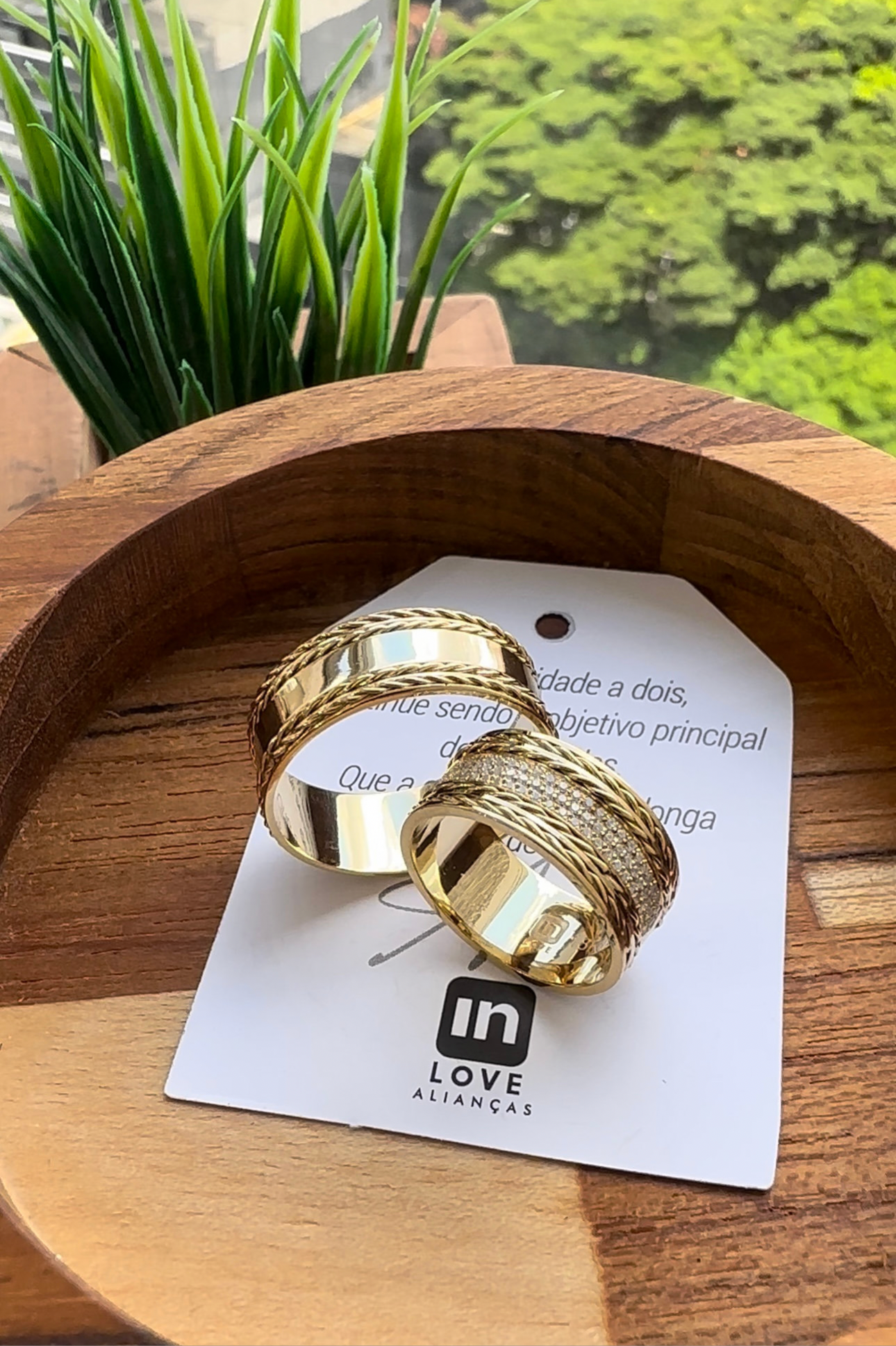 Alianças de Casamento em Ouro 18k - Modelo Bem Querer | 8mm | 12x R$999