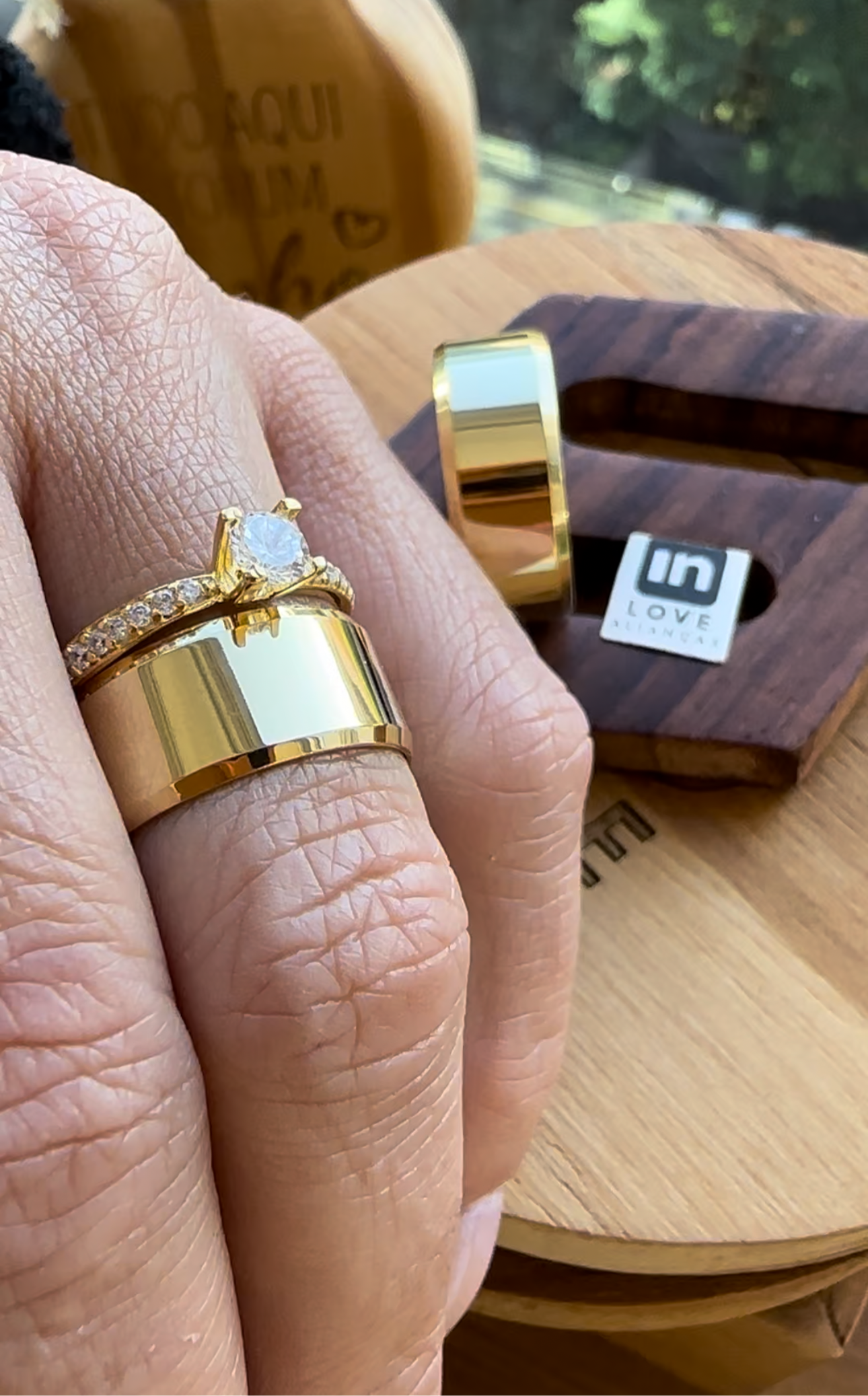 Alianças de Casamento em Ouro 18k - Modelo Sonho Bom | 8mm |12x R$583
