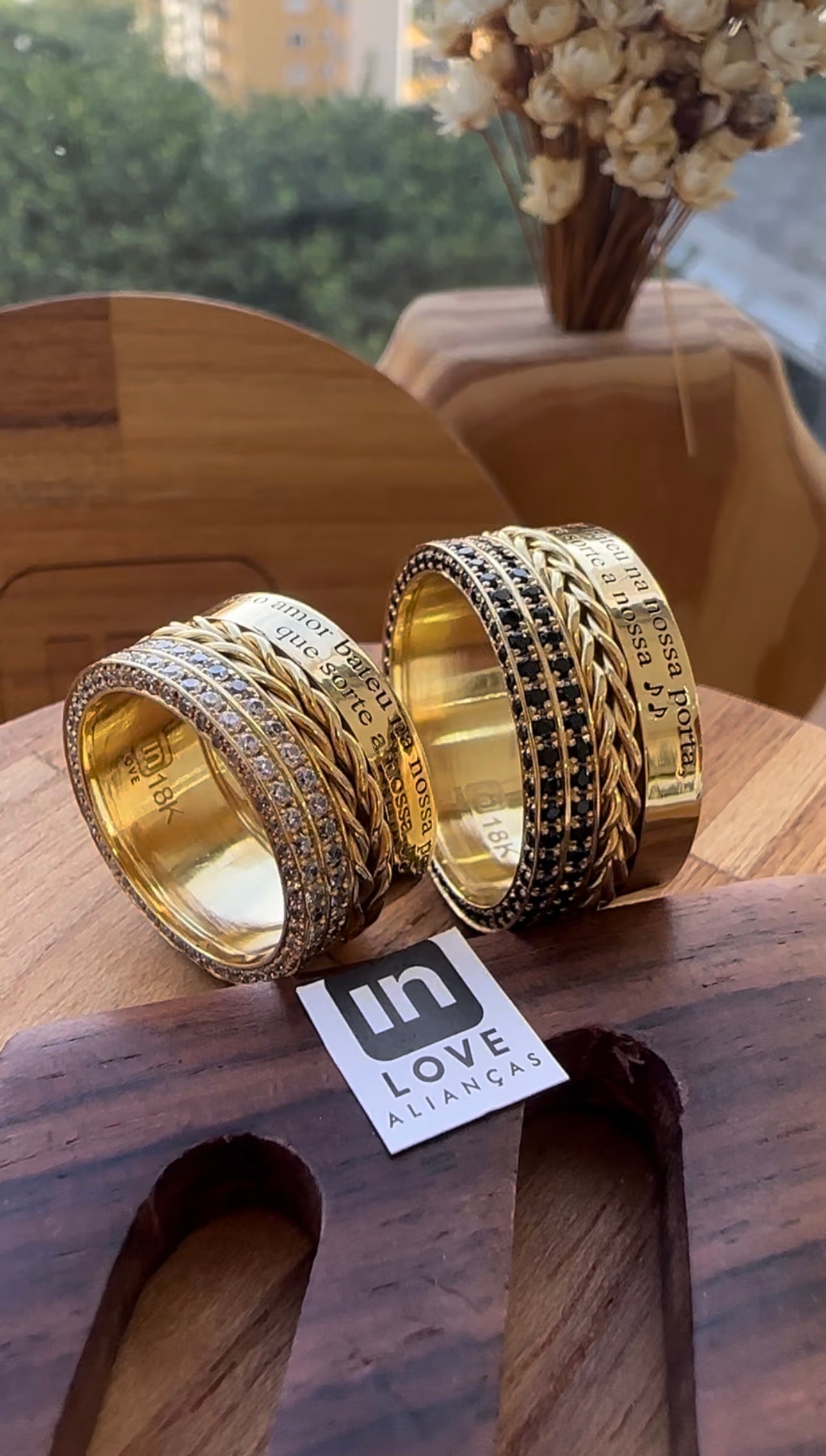 Alianças de Casamento em Ouro 18k - Modelo Nosso Sonho | 10mm | 12x R$2.056,66