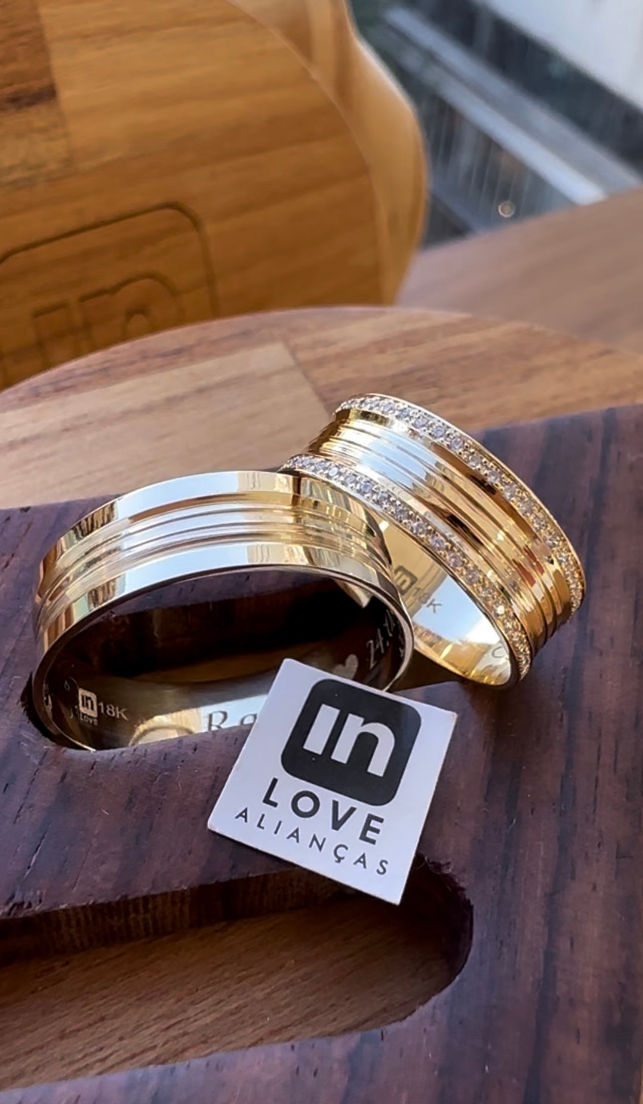 Alianças de Casamento em Ouro 18k - Modelo Paraíso | 6mm | 12x R$416