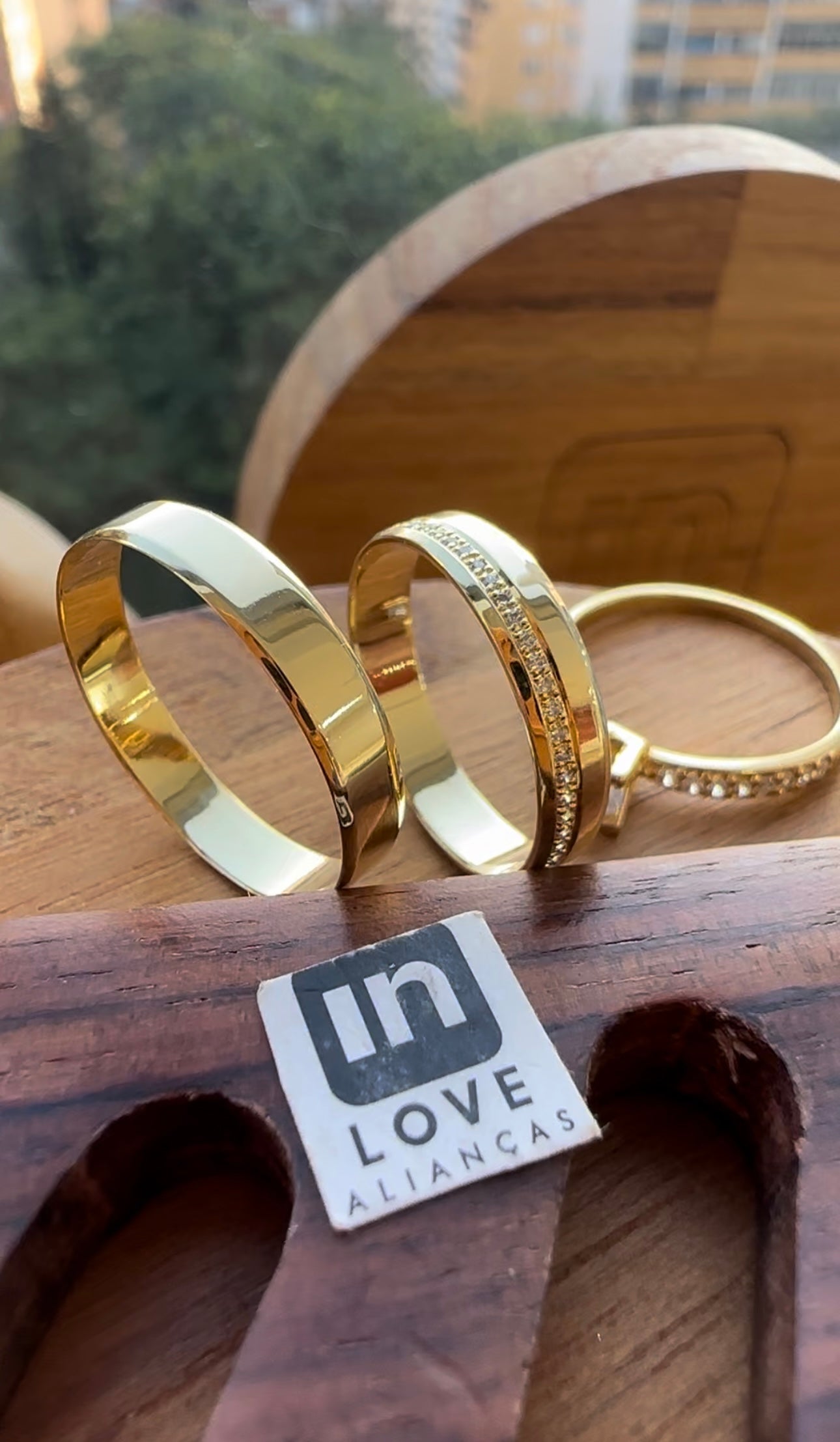 Alianças de Casamento em Ouro 18k - Modelo Nossa Energia | 4mm | 12x R$333