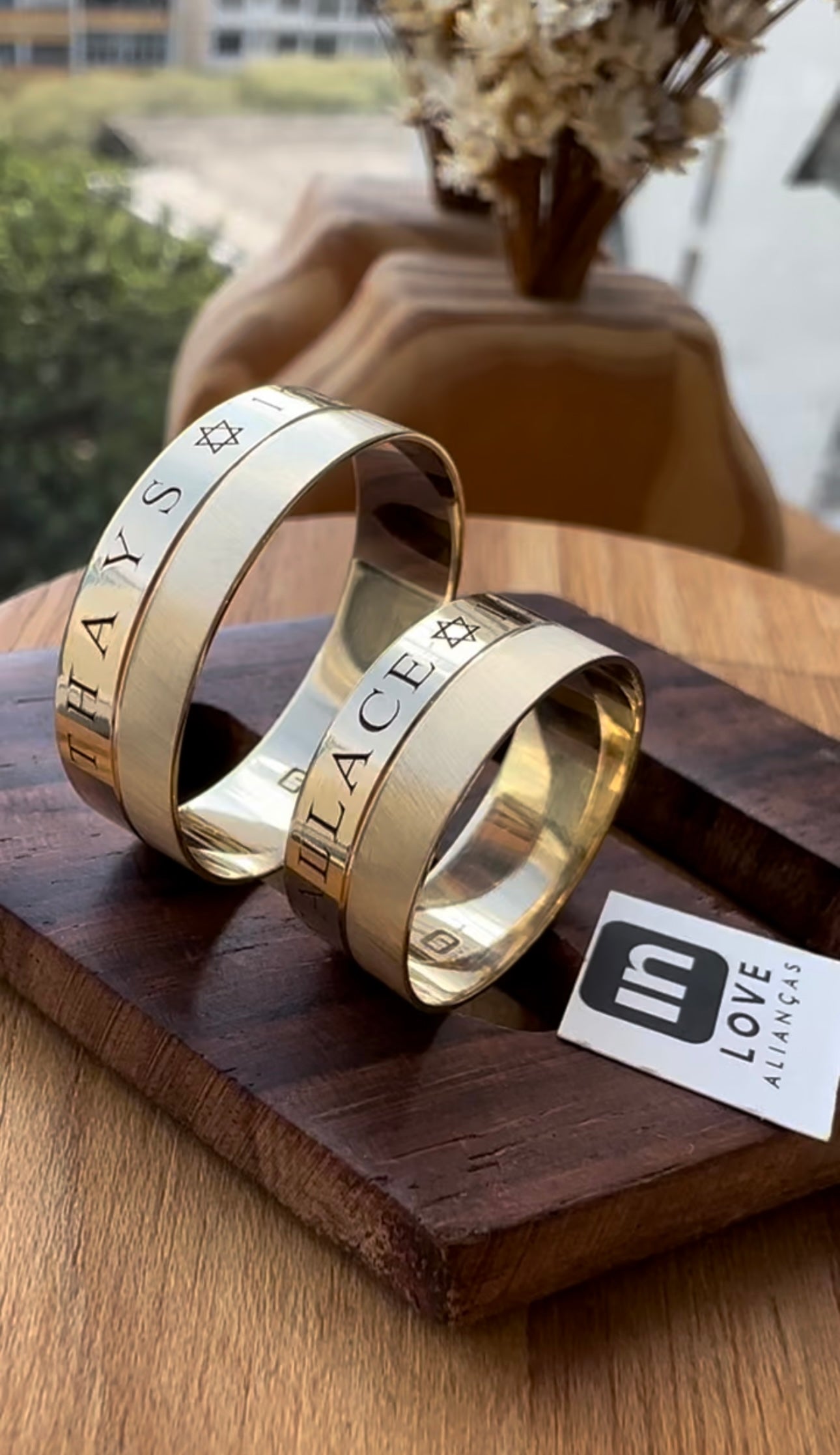 Alianças de Casamento em Ouro 18k - Modelo Aconchego | 7mm | 12x R$499