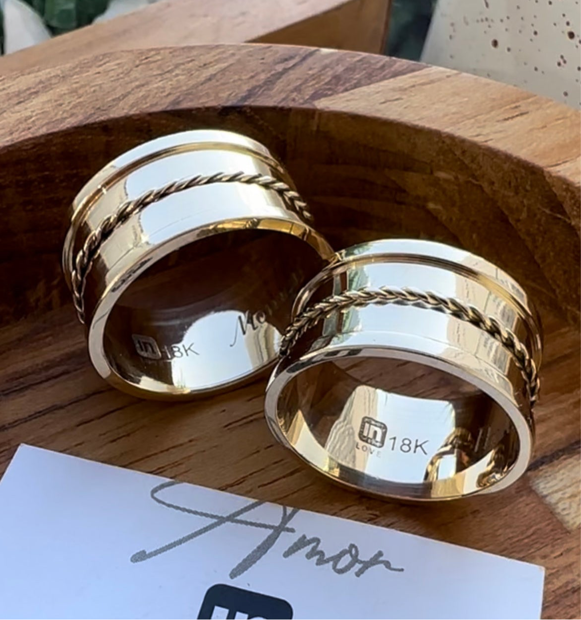 Alianças de Casamento em Ouro 18k - Modelo Força do Amor | 9mm | 12x R$1.003,33