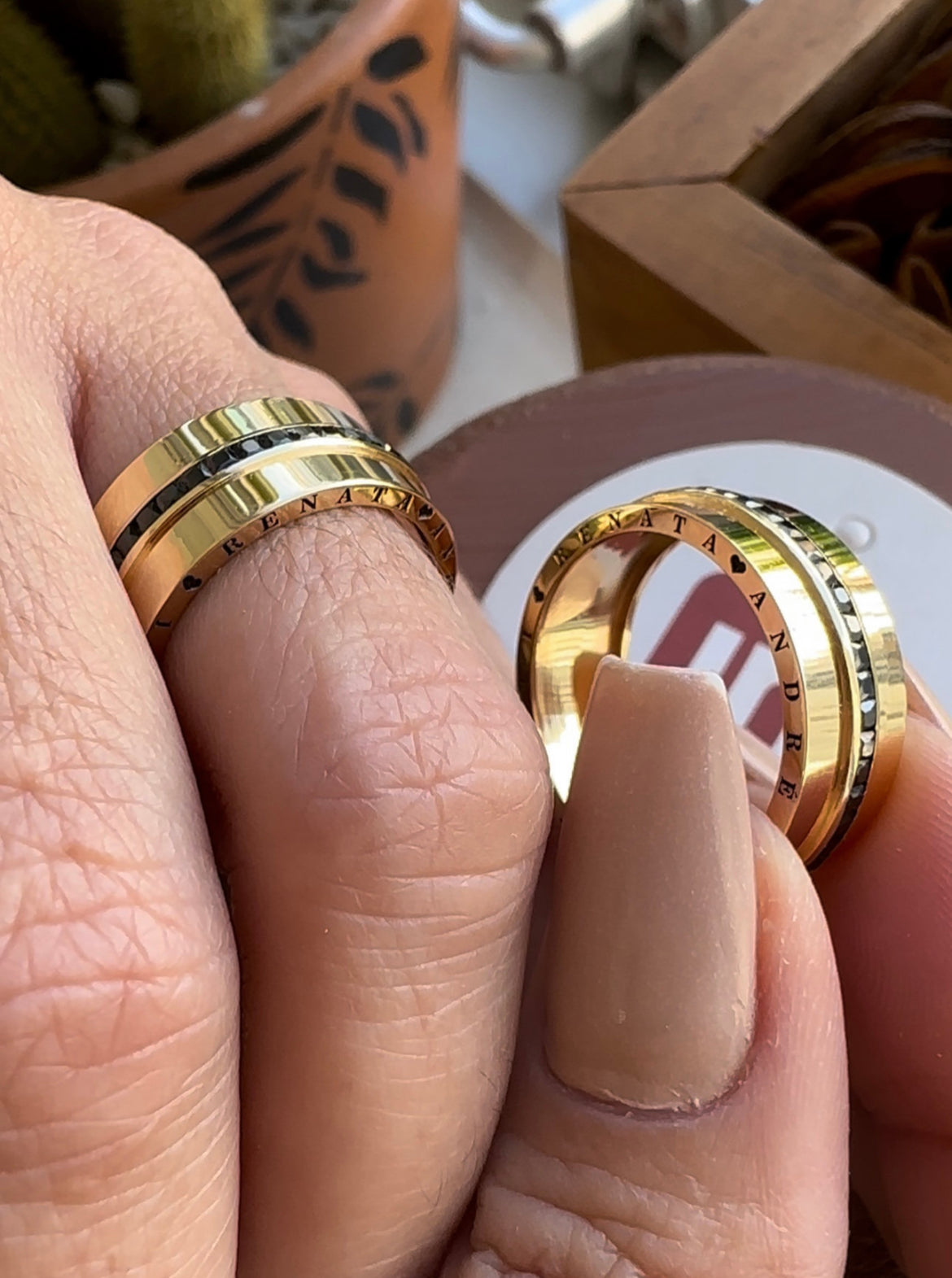 Alianças de Casamento em Ouro 18k - Modelo Apaixonado | 8mm | 12x R$1.499