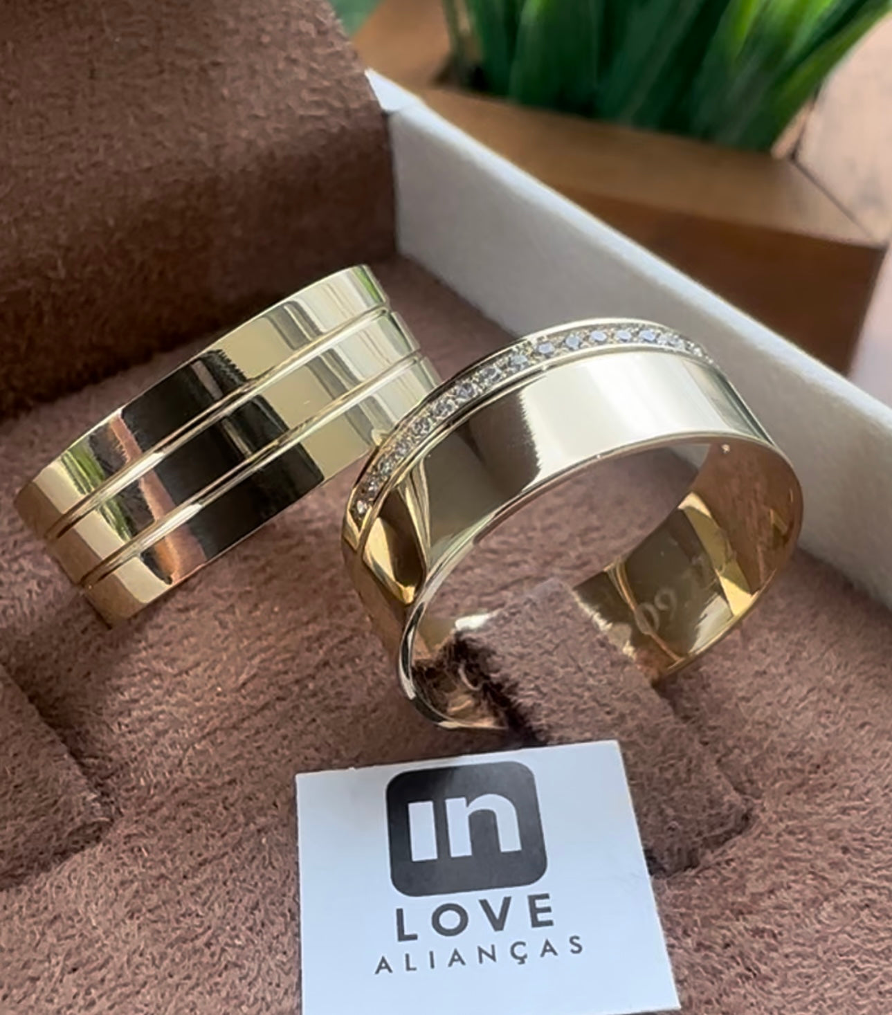 Alianças de Casamento em Ouro 18k - Modelo Arretado | 7mm | 12x R$603,33