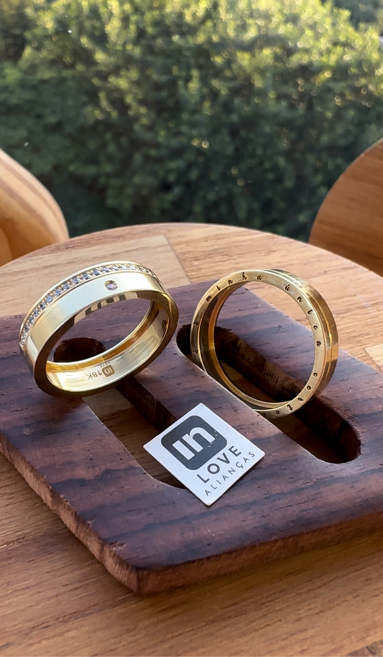 Alianças de Casamento em Ouro 18k - Modelo Lírios | 5mm | 12x R$661,66