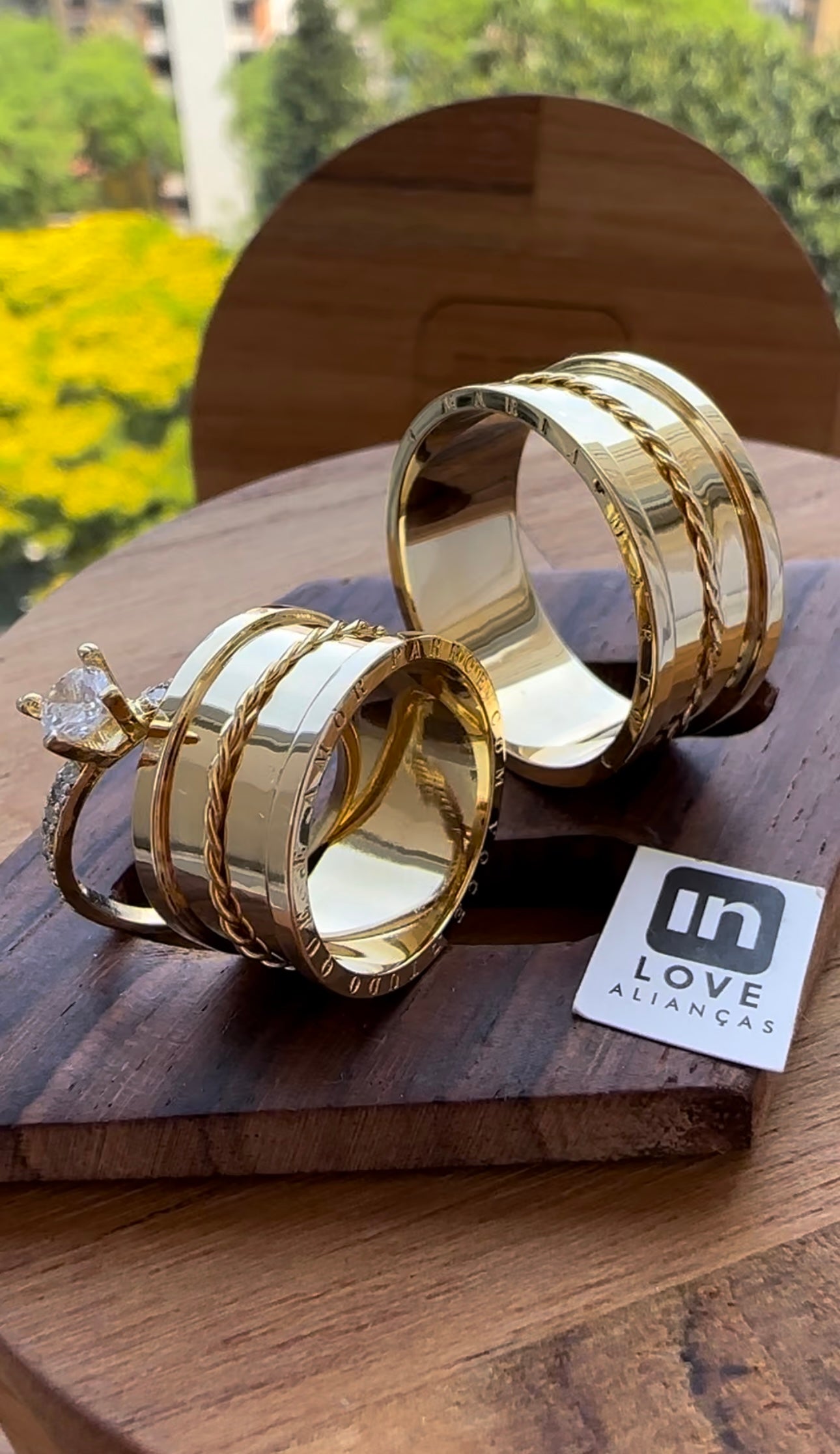 Alianças de Casamento em Ouro 18k - Modelo Desejo | 10mm | 12x R$1.165.83