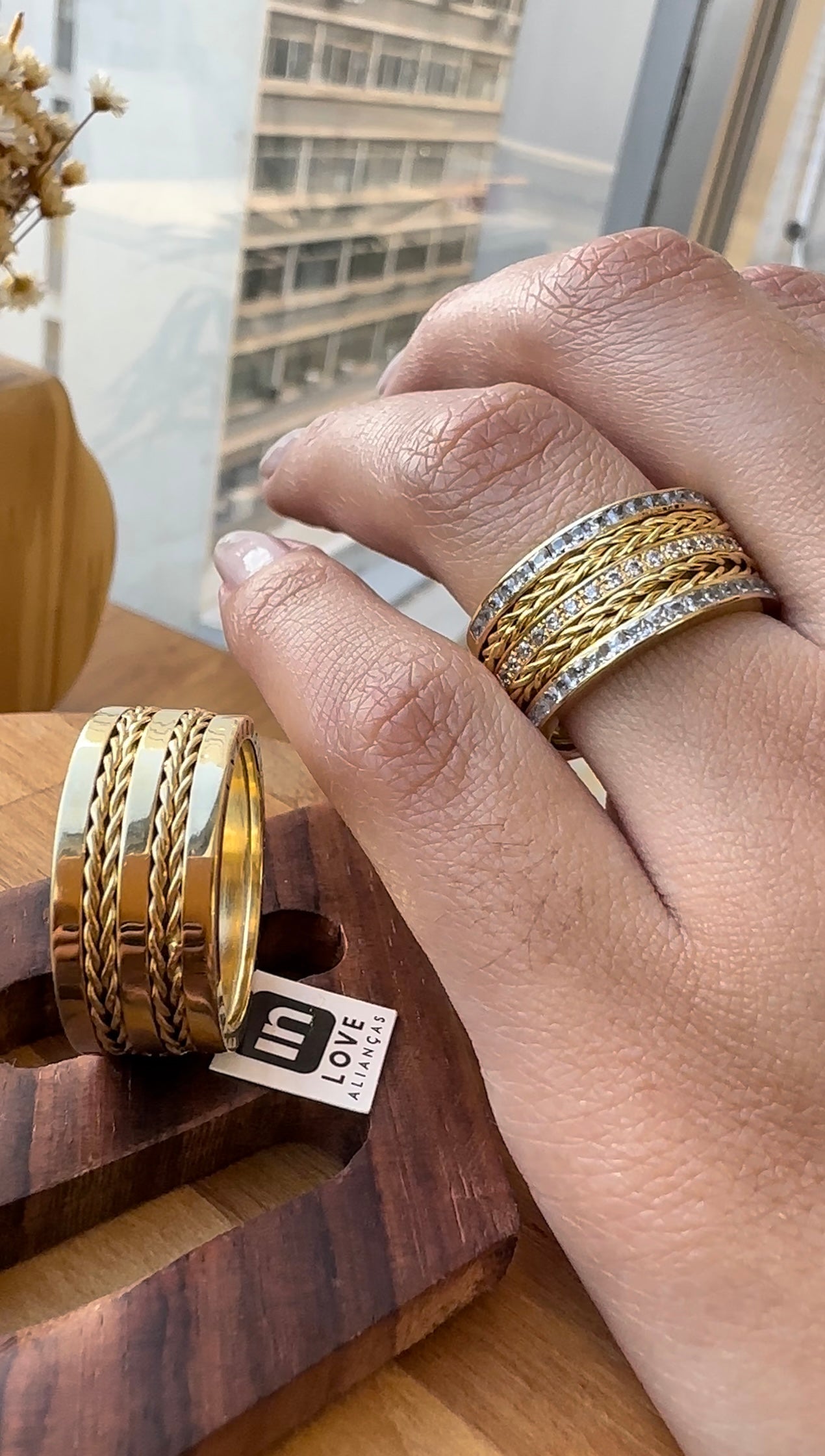 Alianças de Casamento em Ouro 18k - Modelo Paixão | 10mm | 12x R$2.066,66