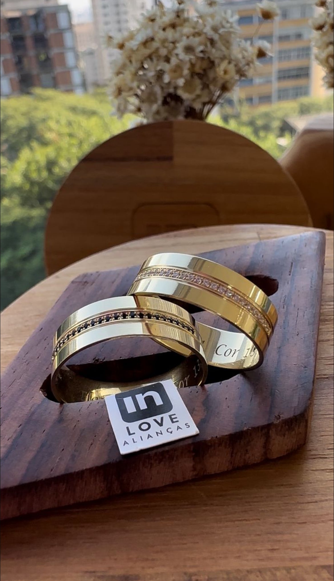 Alianças de Casamento em Ouro 18k - Modelo Mimosinha | 6mm | 12x R$499