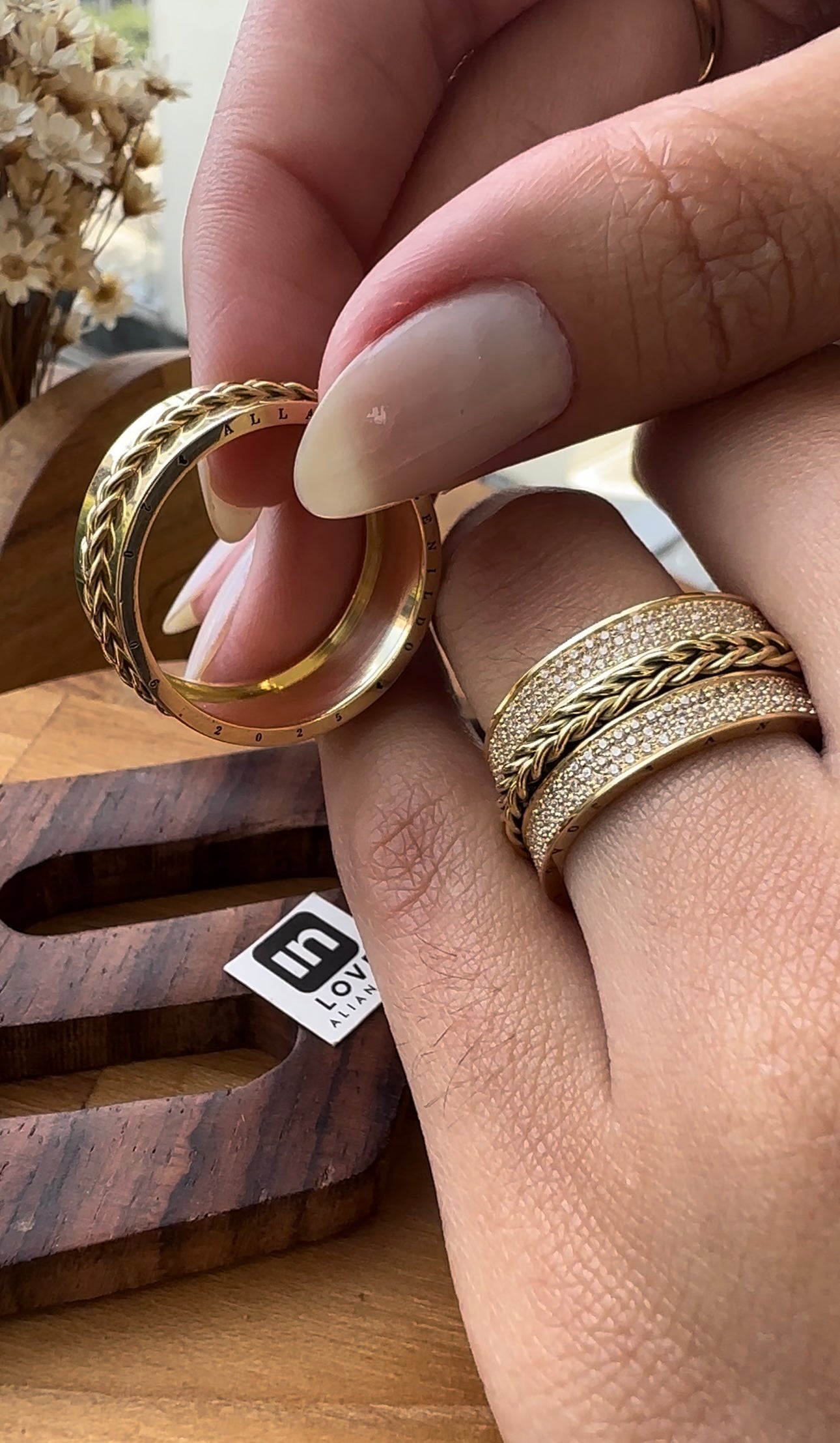 Alianças de Casamento em Ouro 18k - Modelo Eternity | 10mm | 12x R$1.833