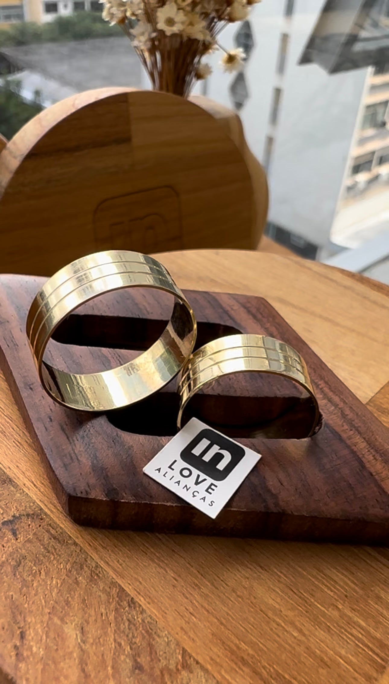 Alianças de Casamento em Ouro 18k - Modelo Minha Vida | 7mm | 12x R$416
