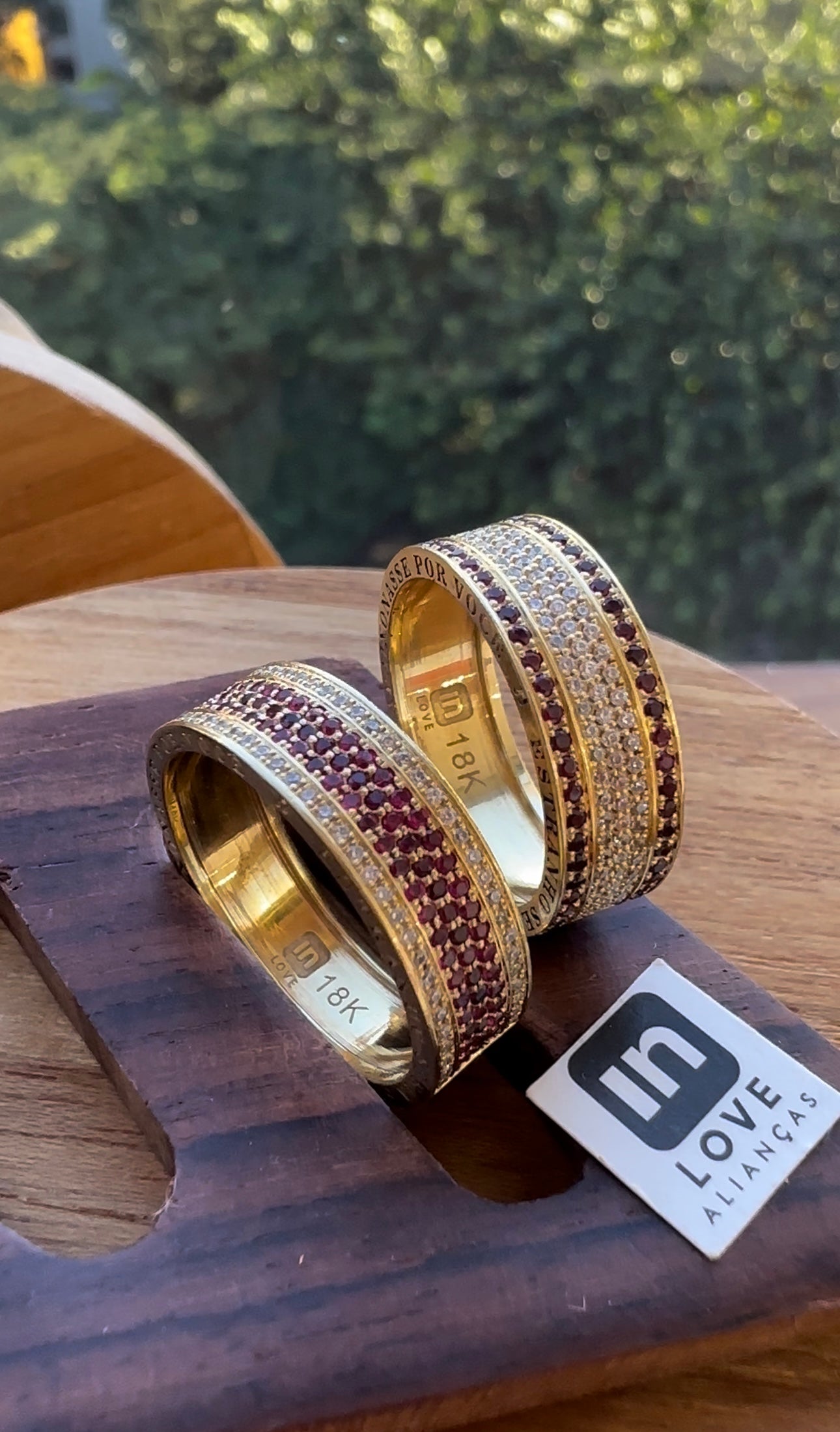 Alianças de Casamento em Ouro 18k - Modelo Miragem Duo | 6mm | 12x R$1.165,83