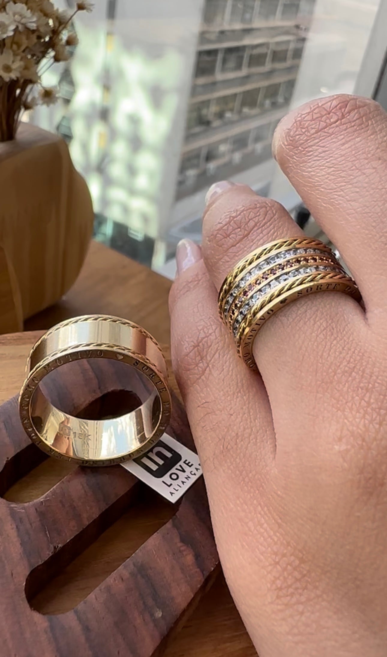 Alianças de Casamento em Ouro 18k - Modelo Ágape | 10mm | 12x R$1996.16