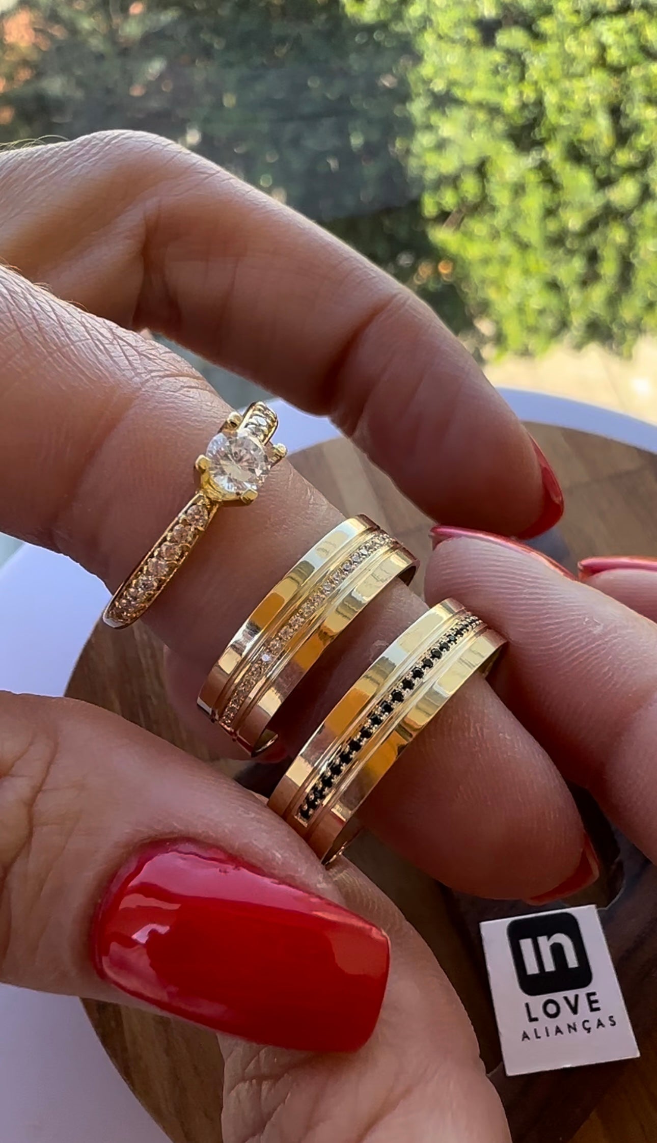 Alianças de Casamento em Ouro 18k - Modelo Mimosinha Duo | 5mm | 12x R$499