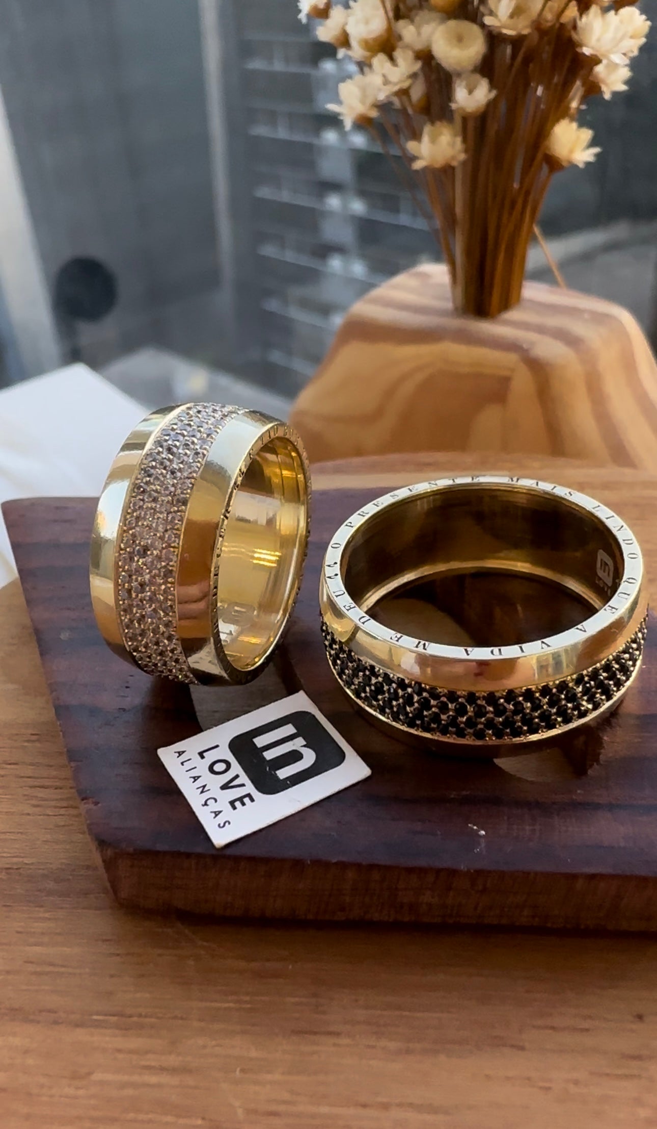 Alianças de Casamento em Ouro 18k - Modelo Sonho | 9mm | 12x R$1.833