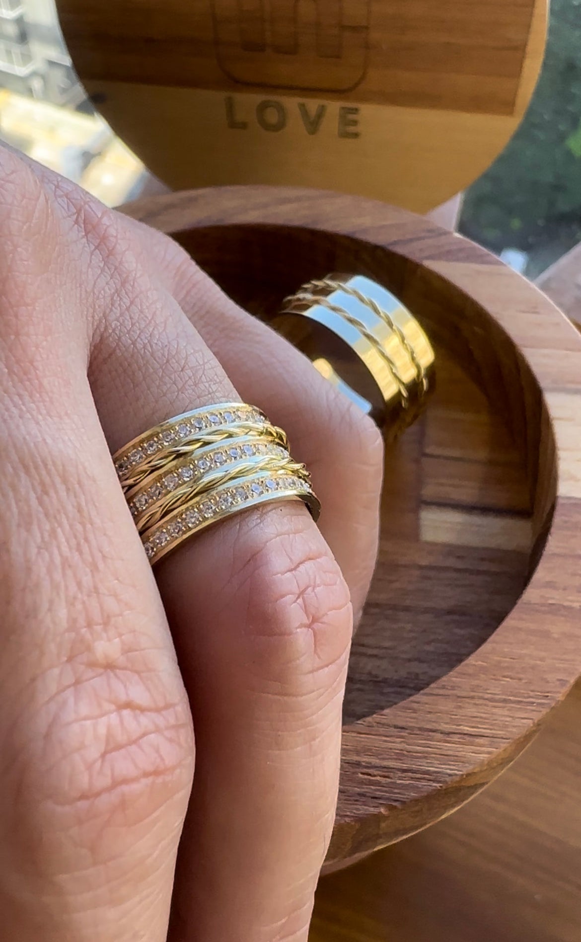 Alianças de Casamento em Ouro 18k - Modelo Momentos | 10mm | 12x R$1.606,66