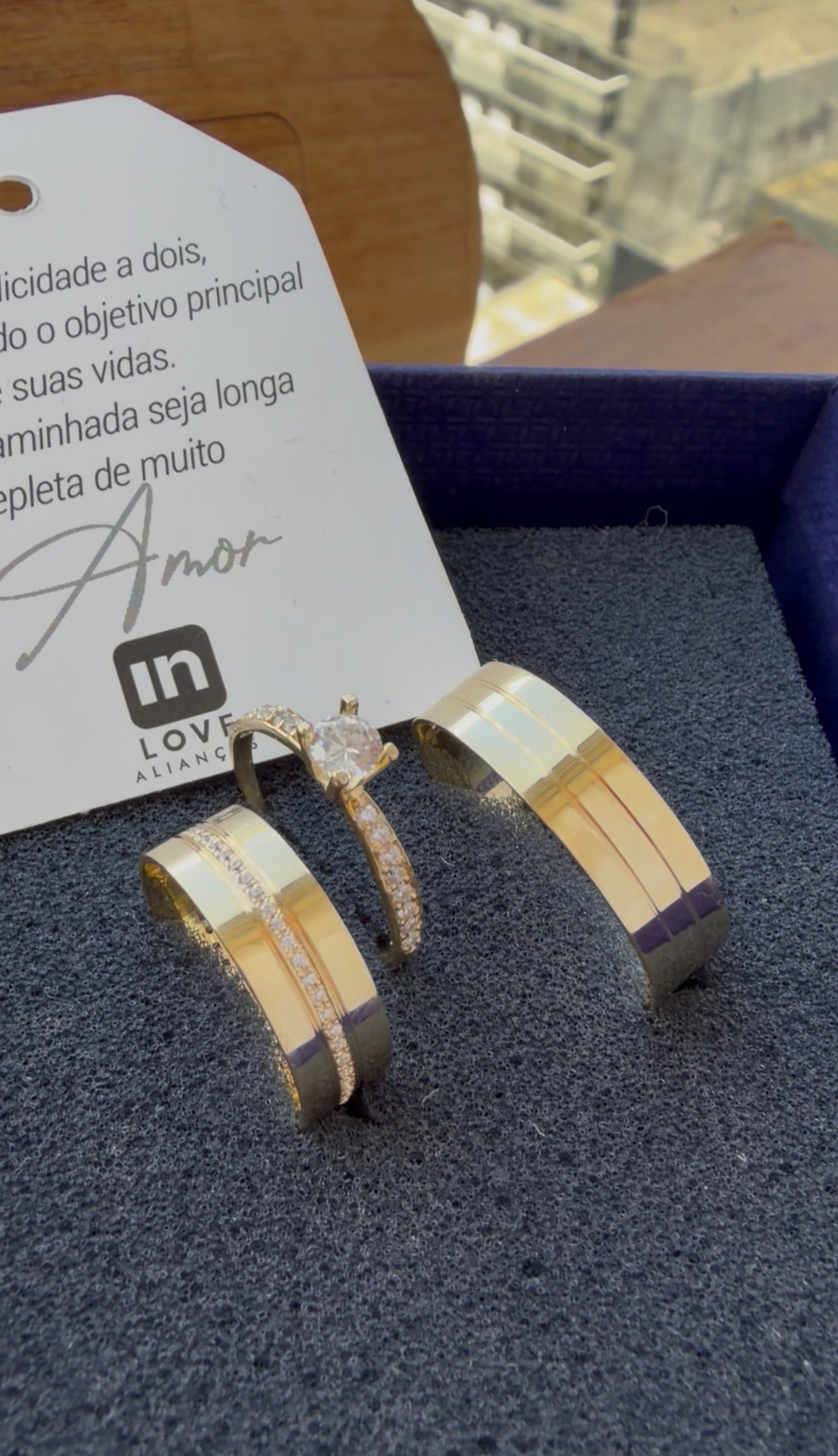 Par de Alianças em Ouro 18k - Modelo Mimosinha | 6mm | 12x R$541