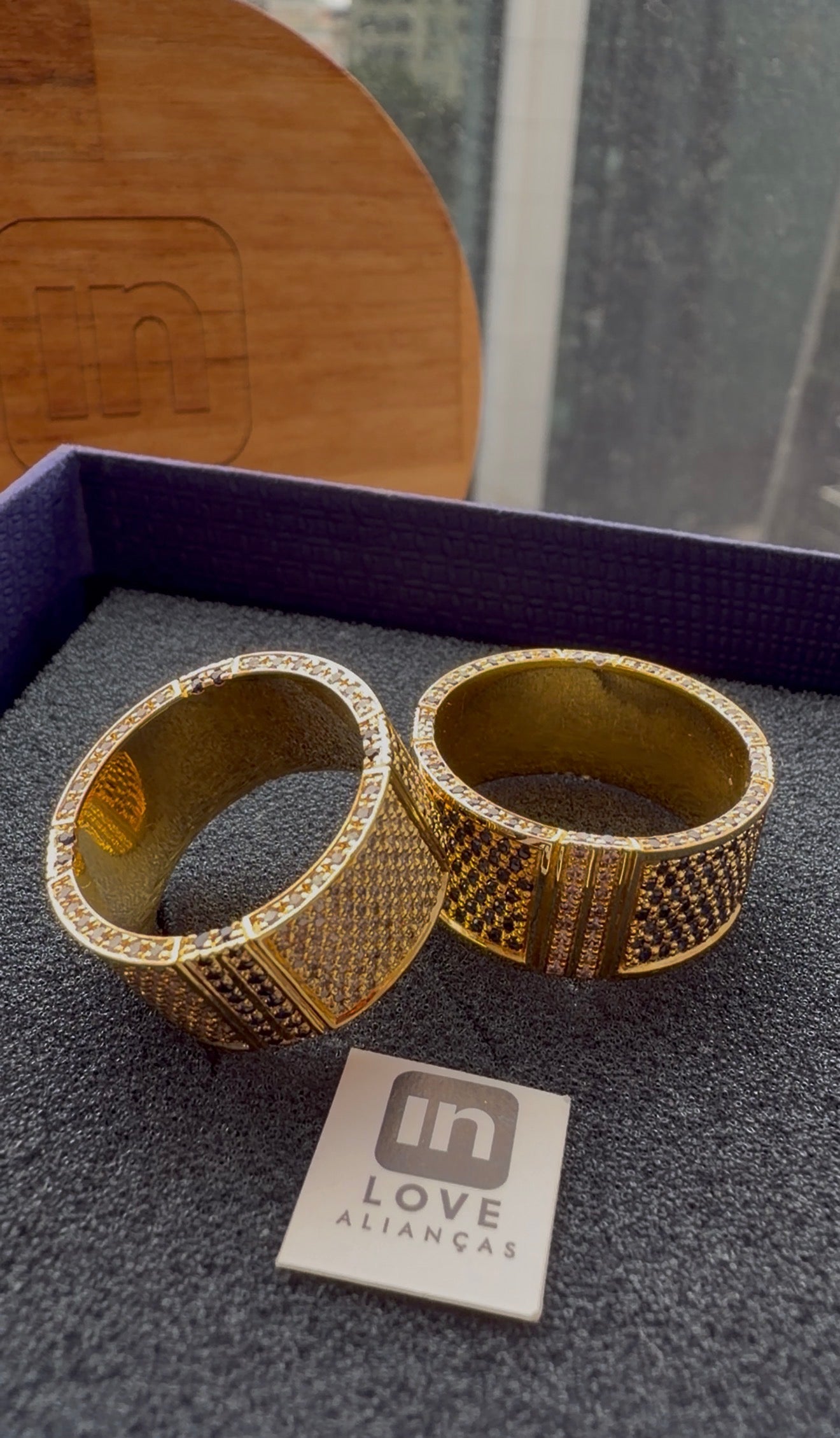 Par de Alianças em Ouro 18k - Modelo Eu Amo Você | 10mm | 12x R$2.999