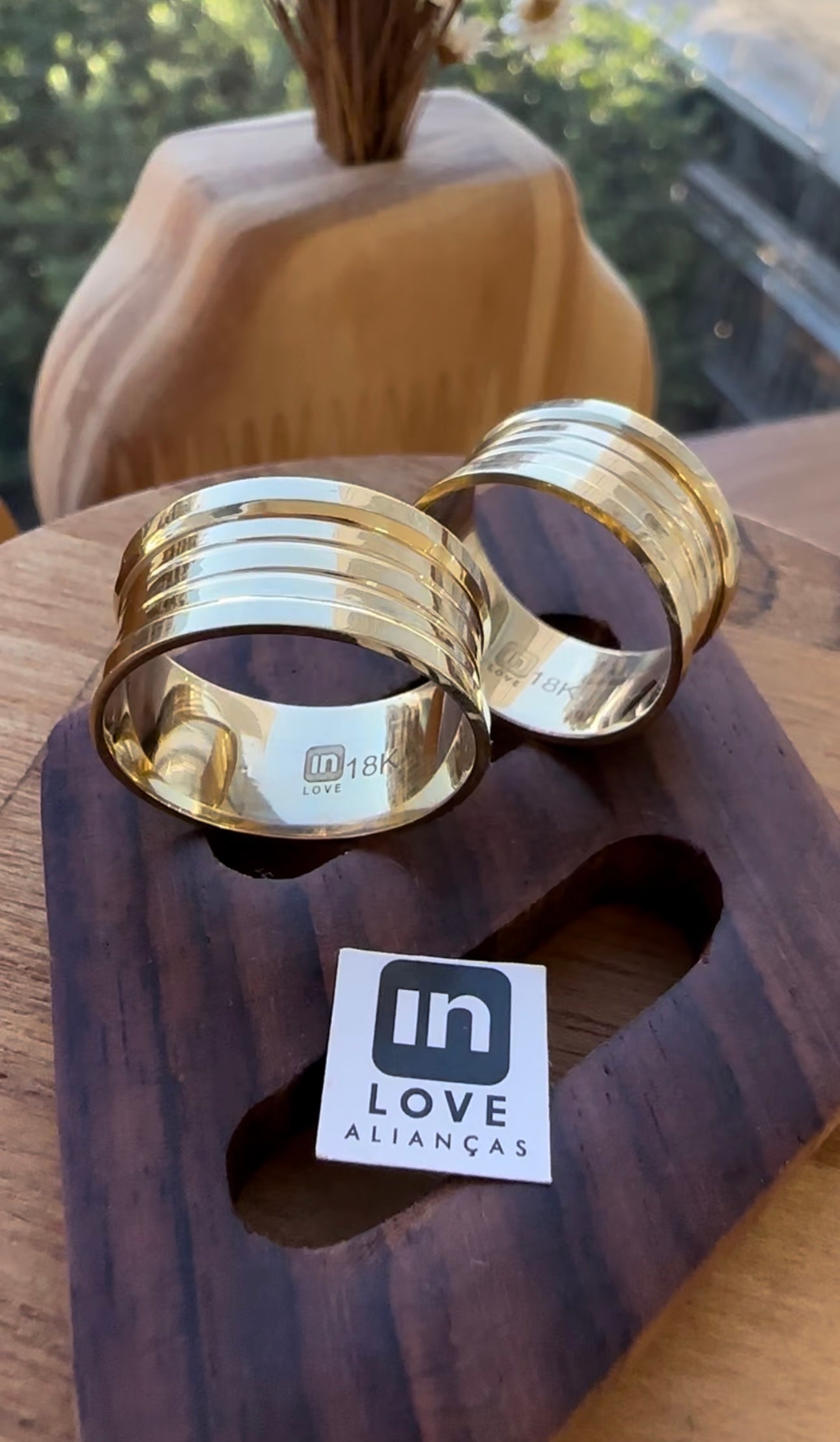 Alianças de Casamento em Ouro 18k - Modelo Favorite | 9mm | 12x R$666
