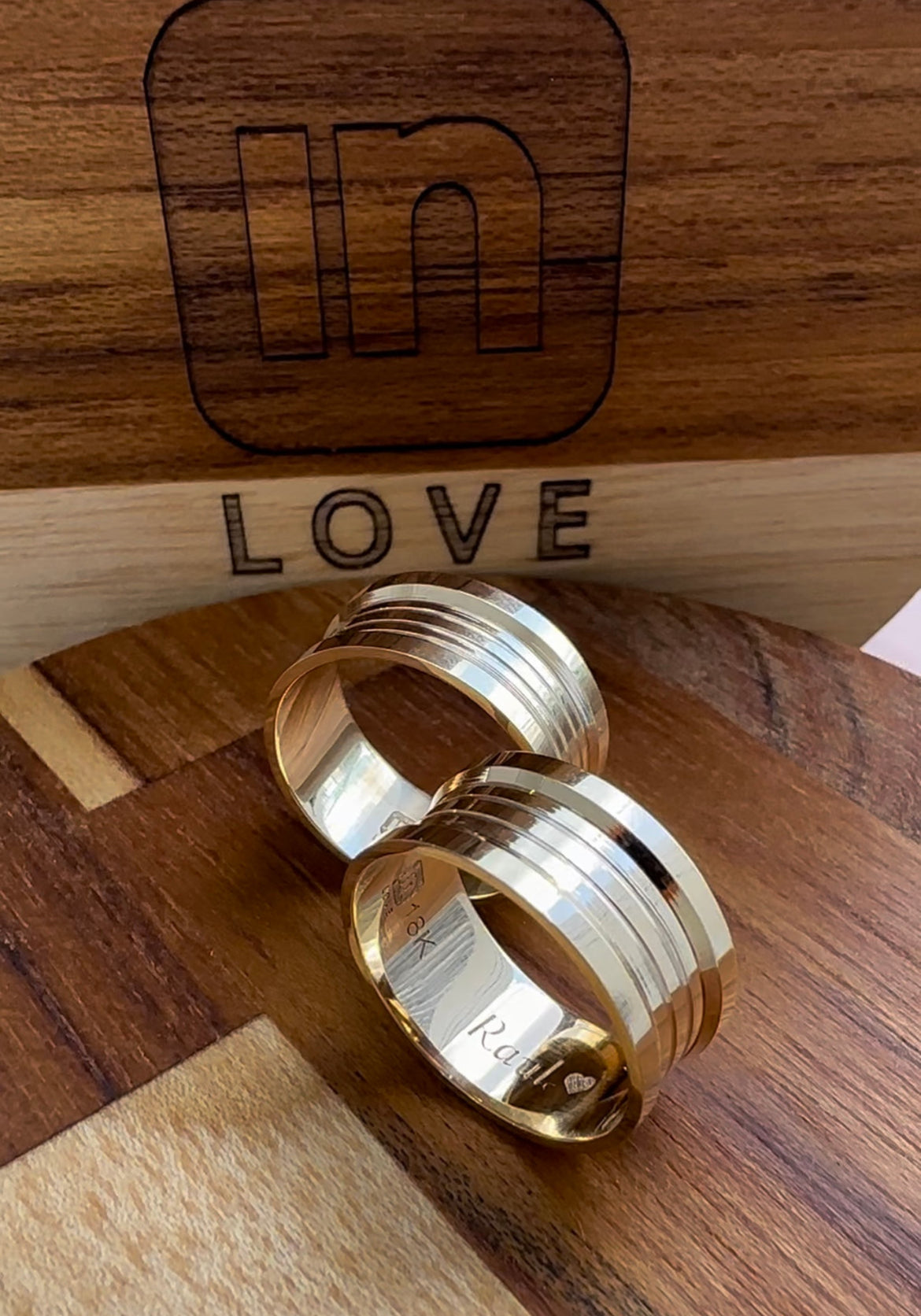 Alianças de Casamento em Ouro 18k - Modelo Favorite | 8mm | 12x R$699