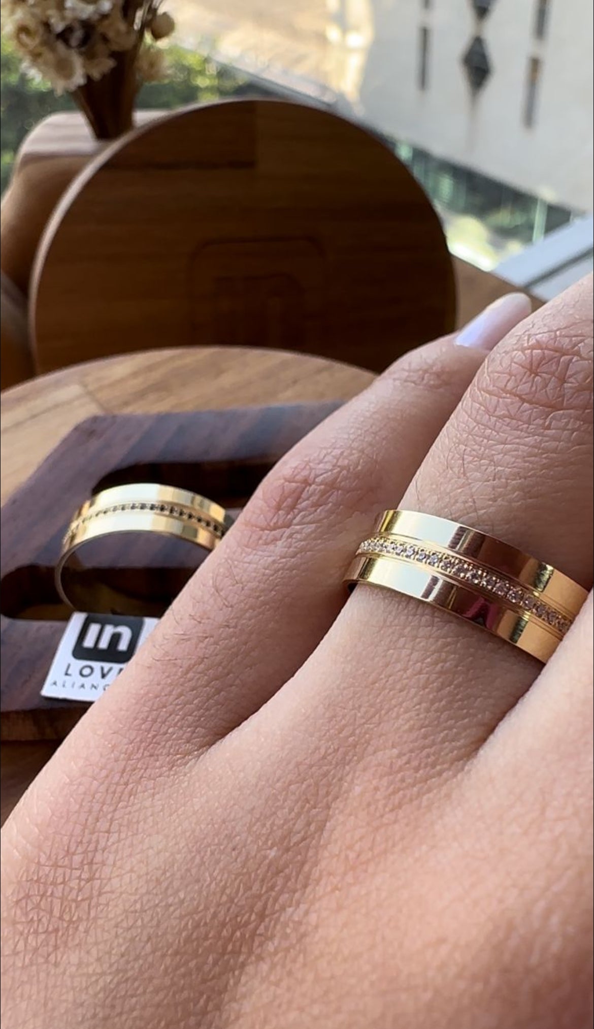 Alianças de Casamento em Ouro 18k - Modelo Mimosinha | 6mm | 12x R$499