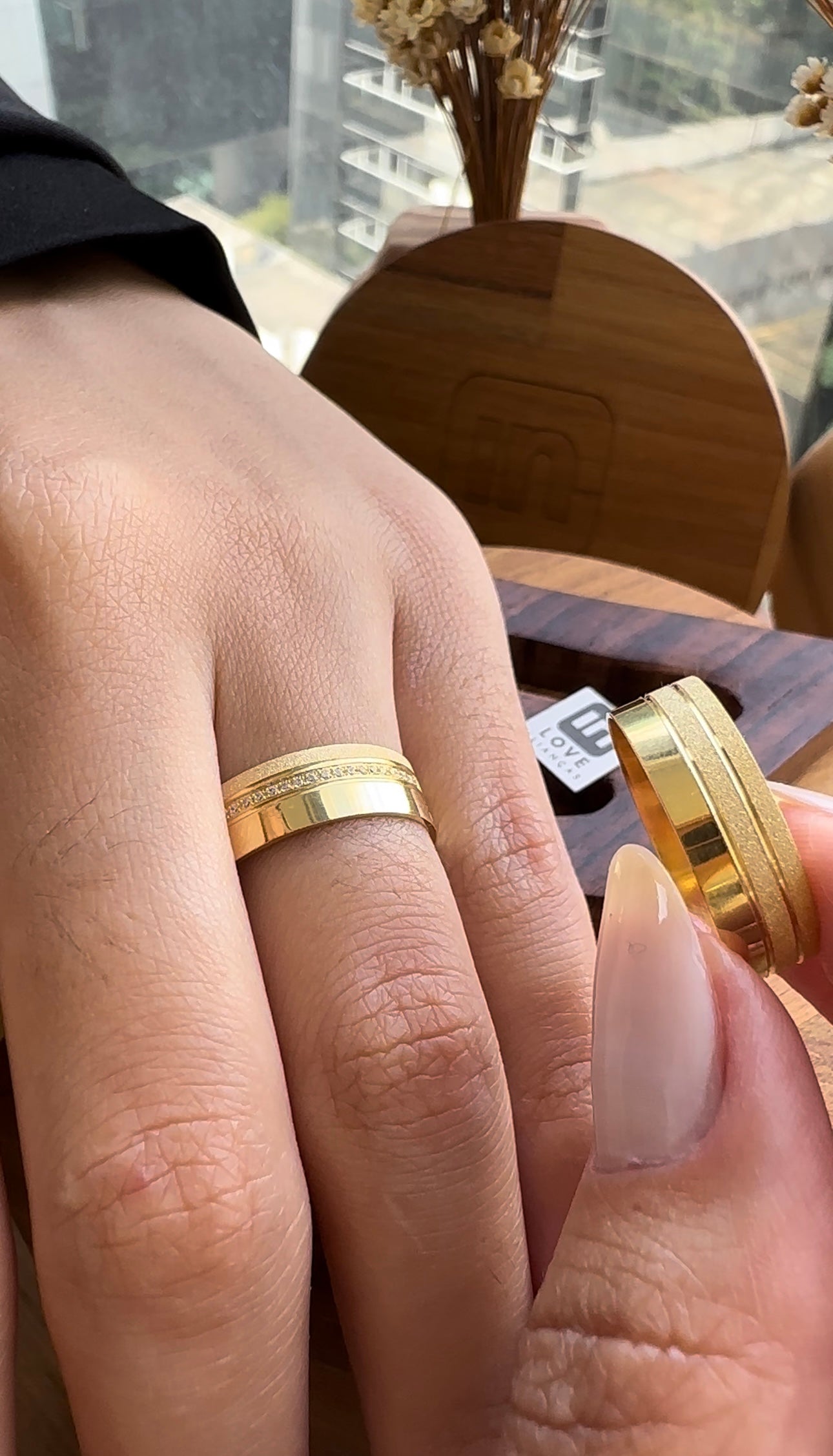 Alianças de Casamento em Ouro 18k - Modelo Amor Eterno | 6mm | 12x R$415.83