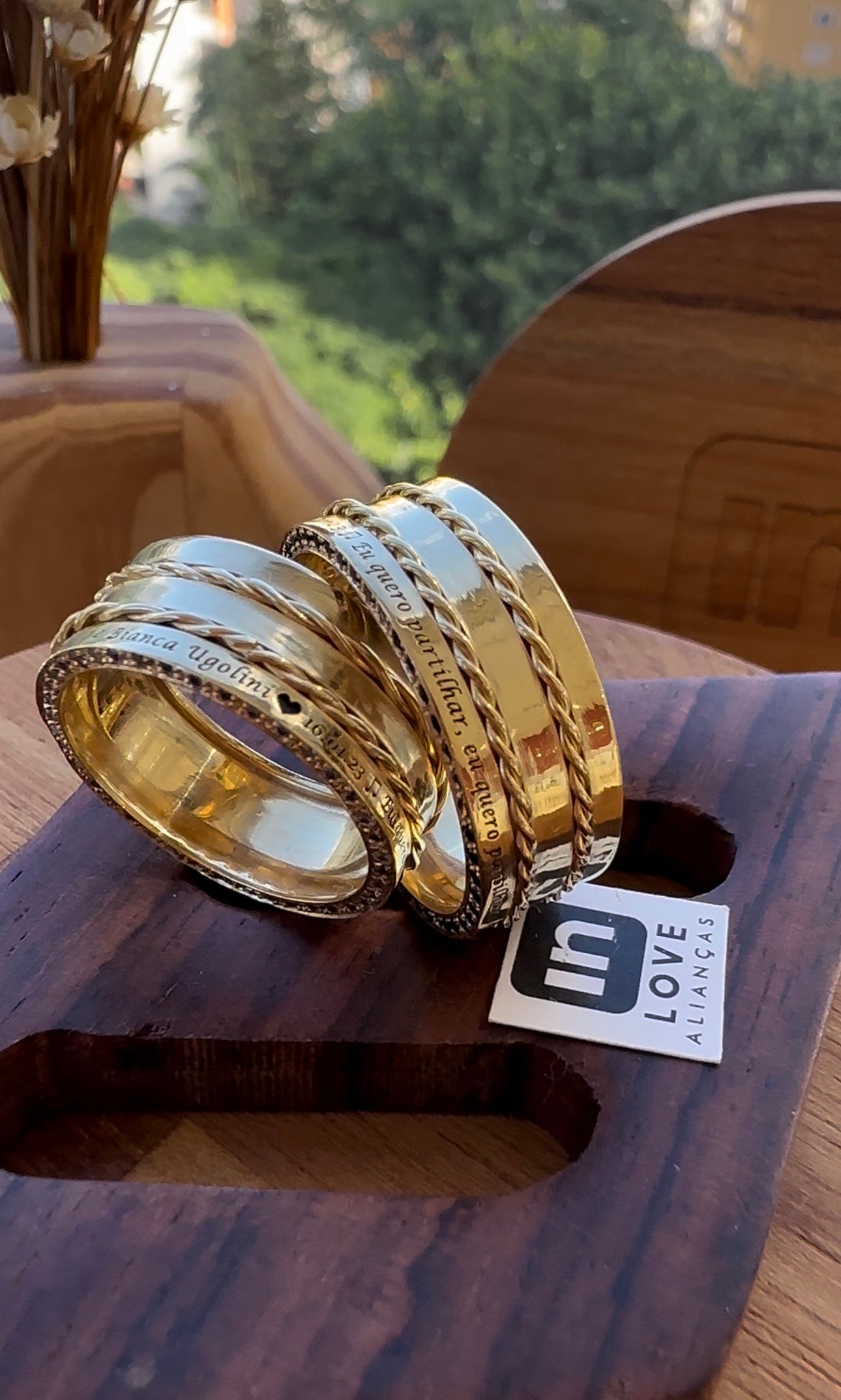 Alianças de Casamento em Ouro 18k - Modelo Partilhar | 8mm | 12x R$1.325