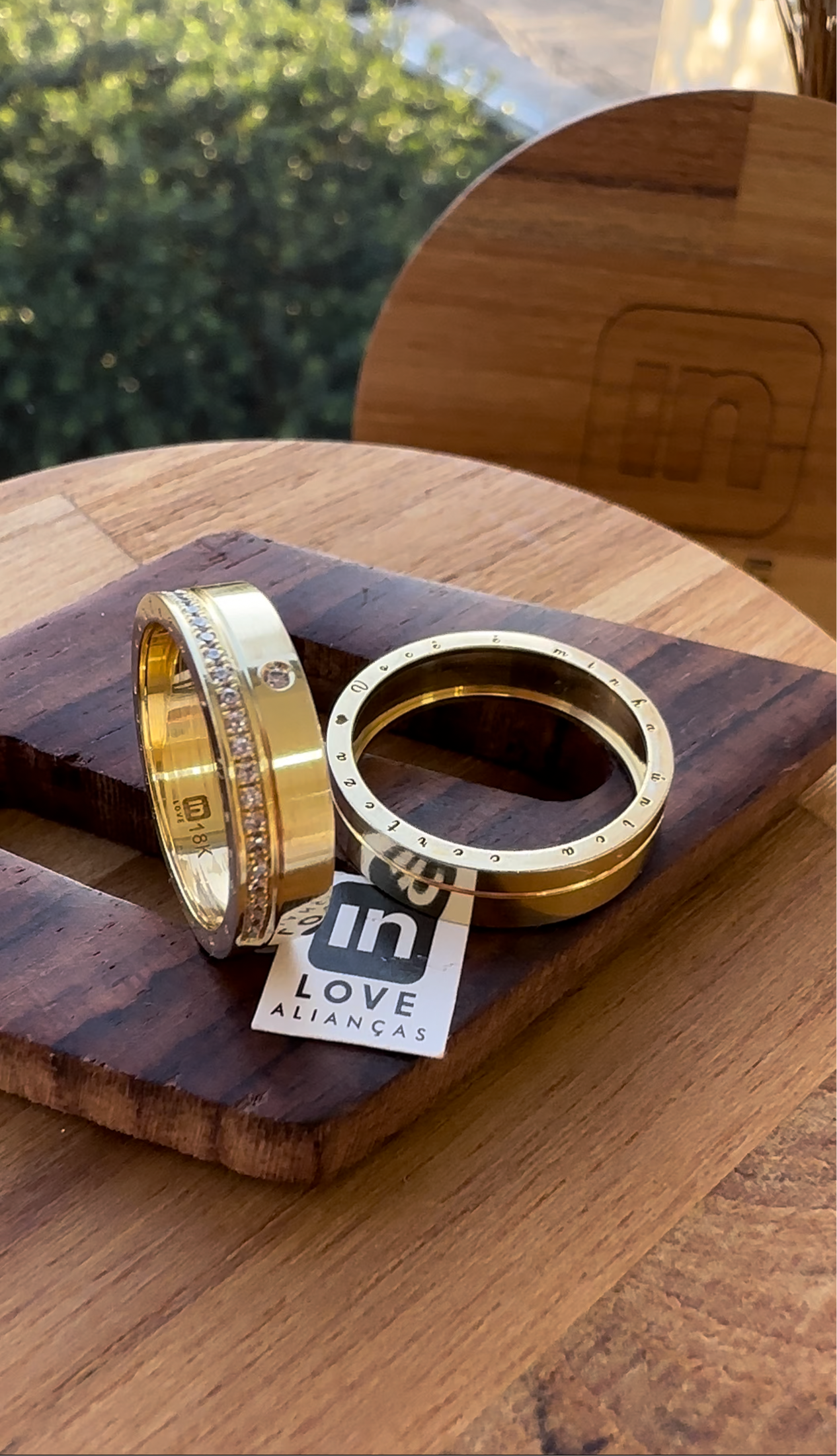 Par de Alianças em Ouro 18k - Modelo Lírios | 5mm | 12x R$758