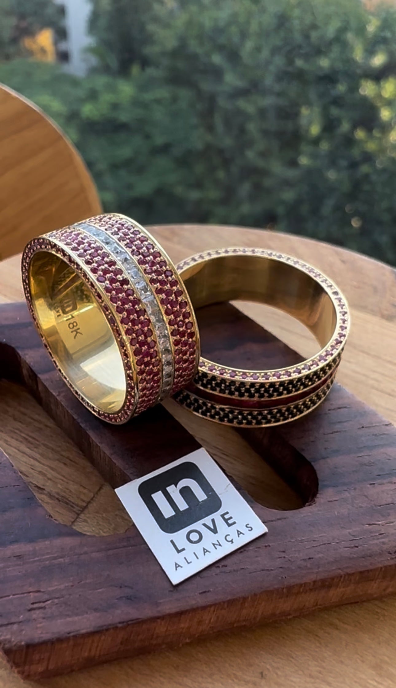 Alianças de Casamento em Ouro 18k - Modelo Cumplicidade | 8mm | 12x R$2.177,08