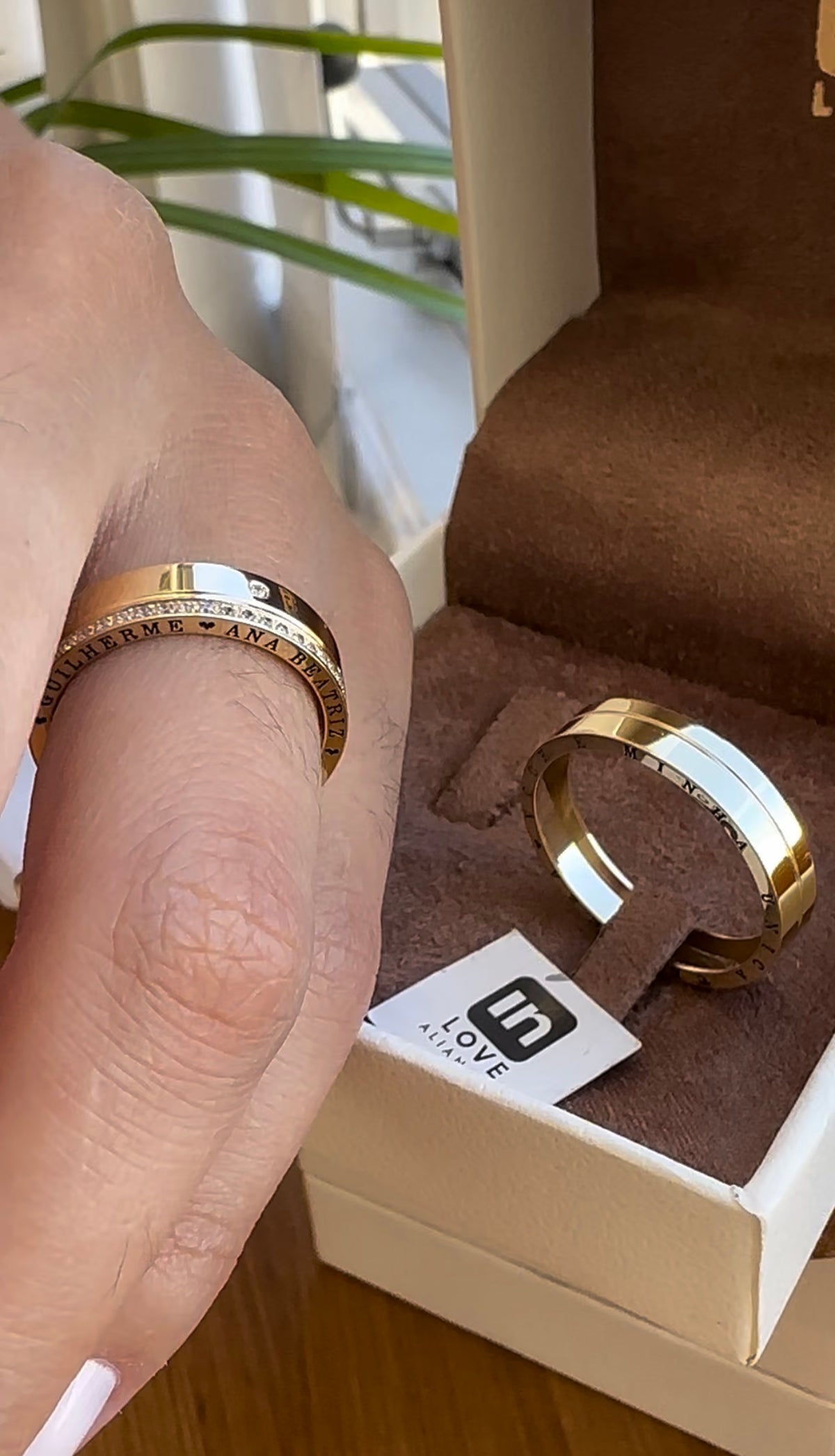 Par de Alianças em Ouro 18k - Modelo Lírios | 5mm | 12x R$758