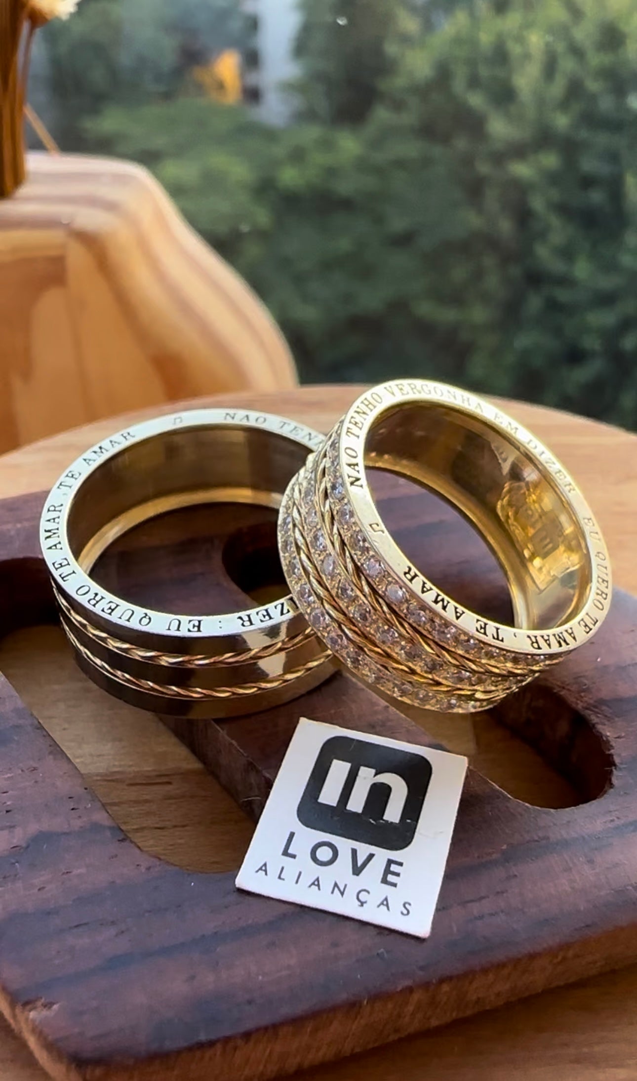 Alianças de Casamento em Ouro 18k - Modelo Momentos | 8mm | 12x R$999.16