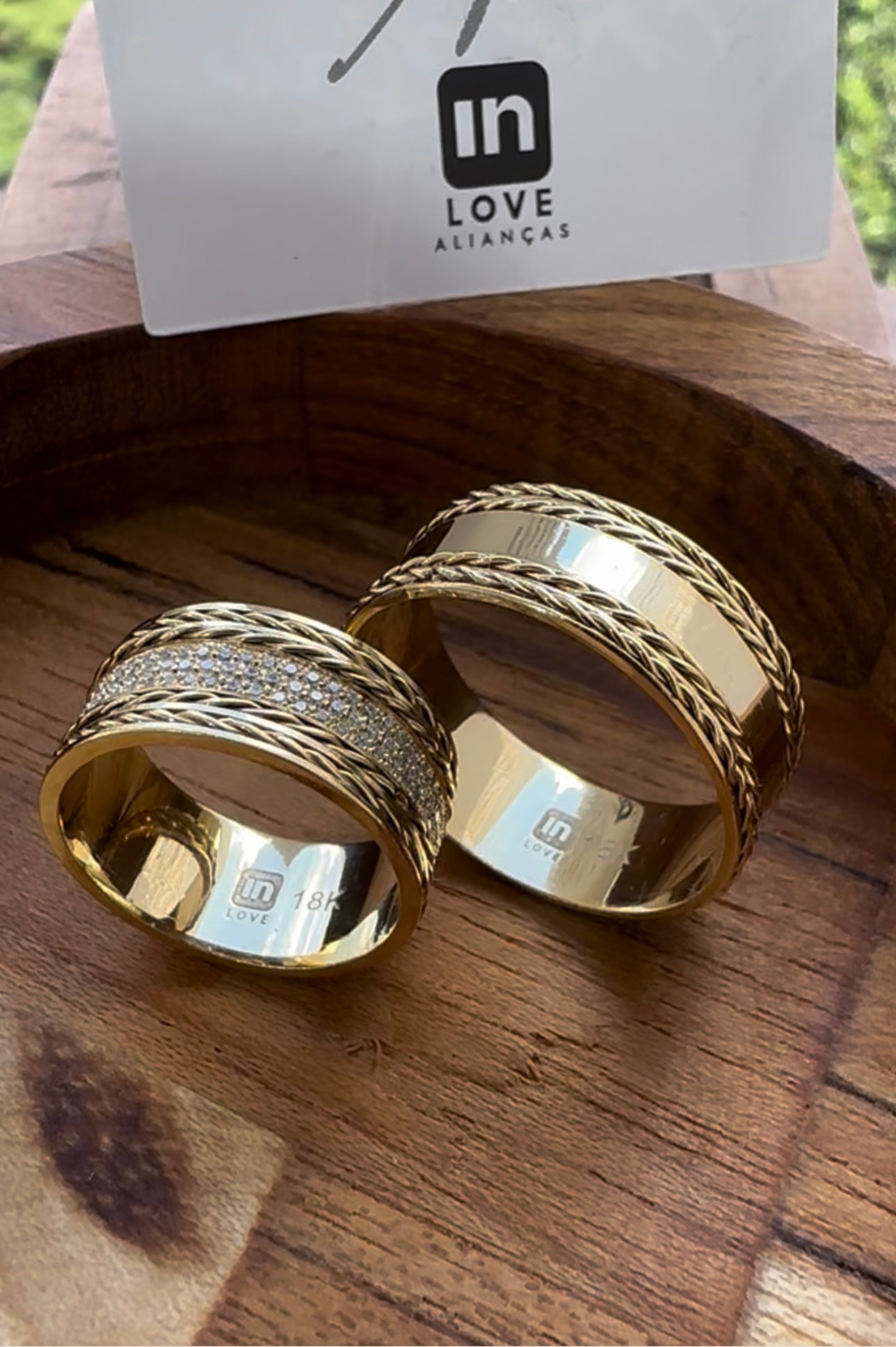 Alianças de Casamento em Ouro 18k - Modelo Bem Querer | 8mm | 12x R$999