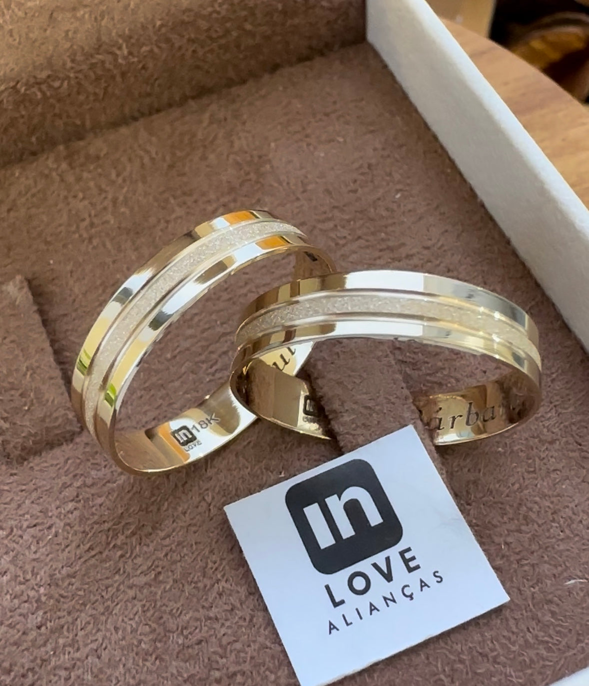 Alianças de Casamento em Ouro 18k - Modelo Meu Xodó | 4mm | 12x R$249