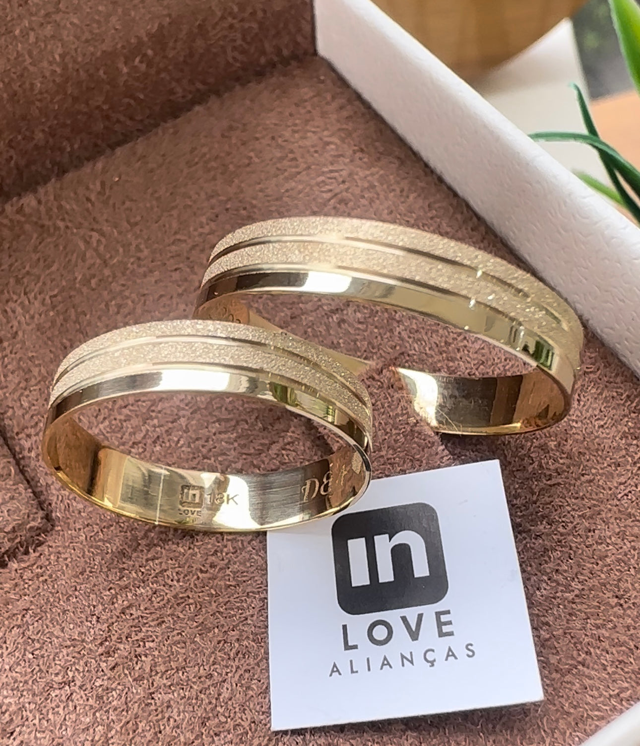 Alianças de Casamento em Ouro 18k - Modelo Agreste | 4mm | 12x R$250