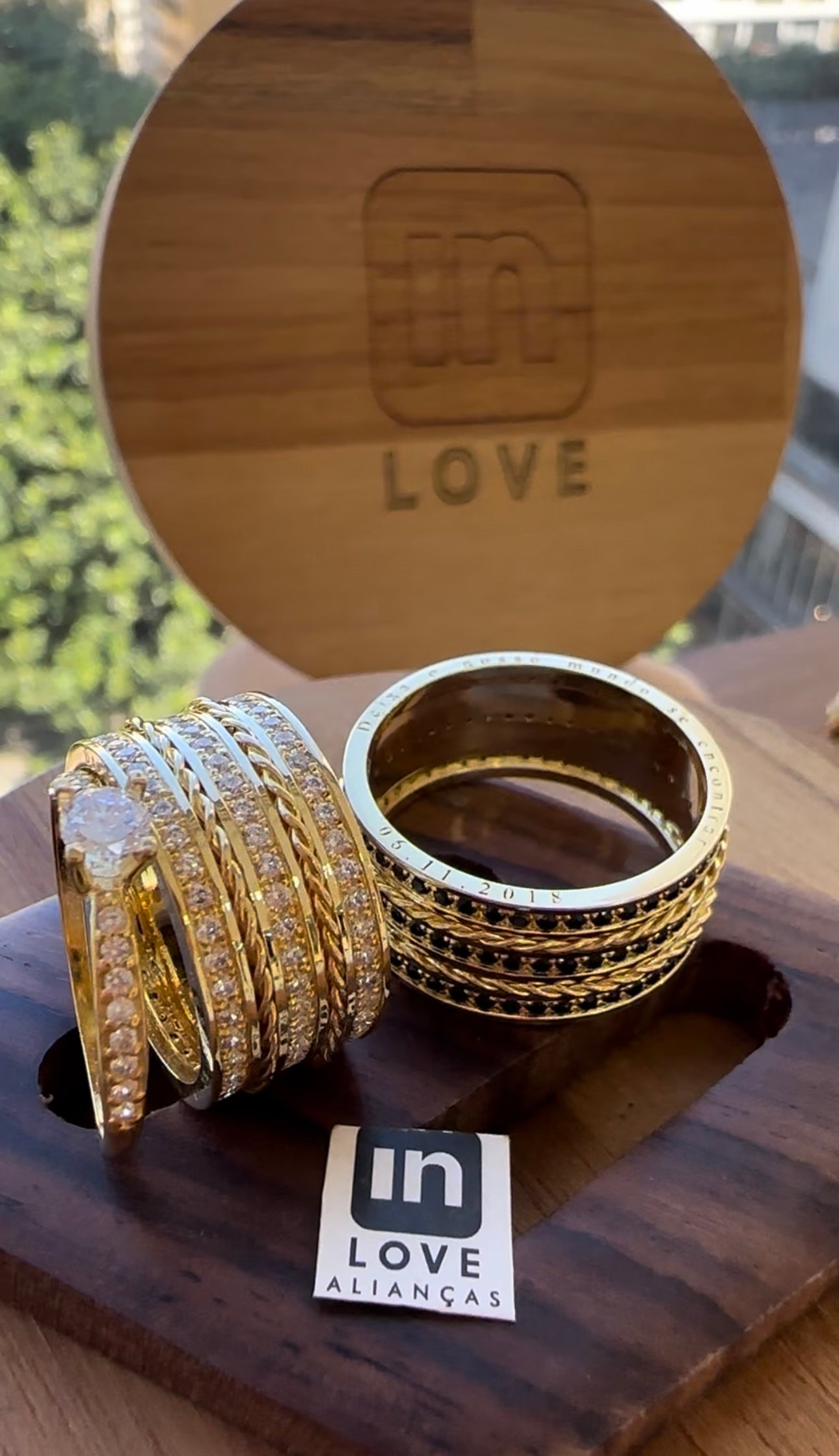 Alianças de Casamento em Ouro 18k - Modelo Momentos | 10mm | 12x R$1.583,00