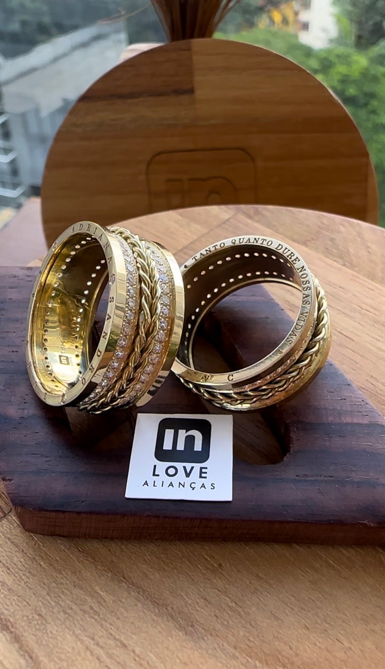 Alianças de Casamento em Ouro 18k - Modelo Nosso Santo Bateu White | 10mm | 12x R$1.723,33