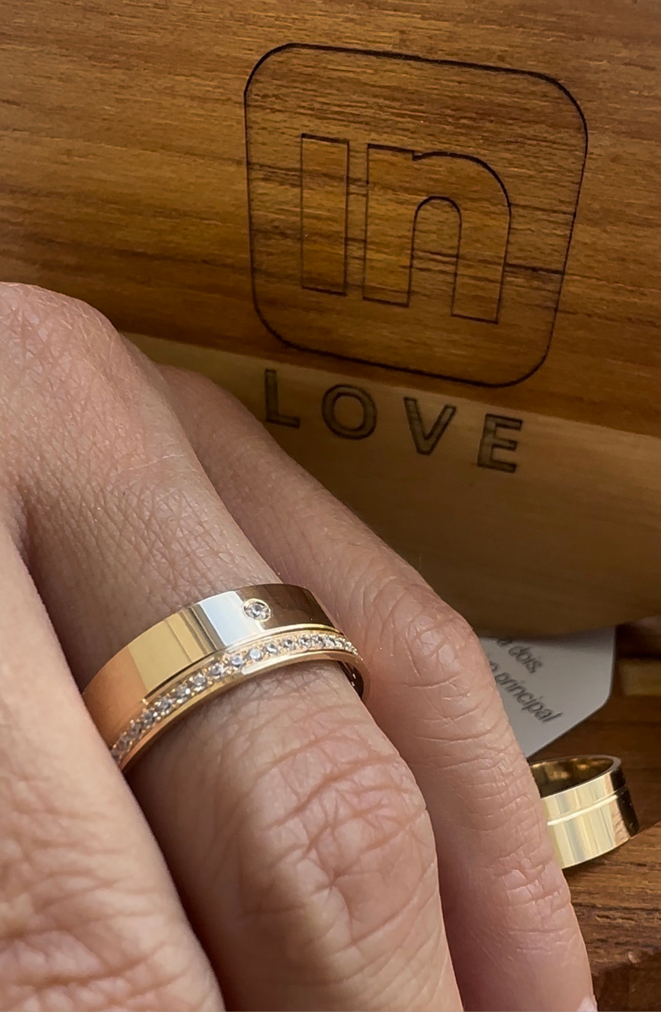 Alianças de Casamento em Ouro 18k - Modelo Always | 6mm | 12x R$603,33