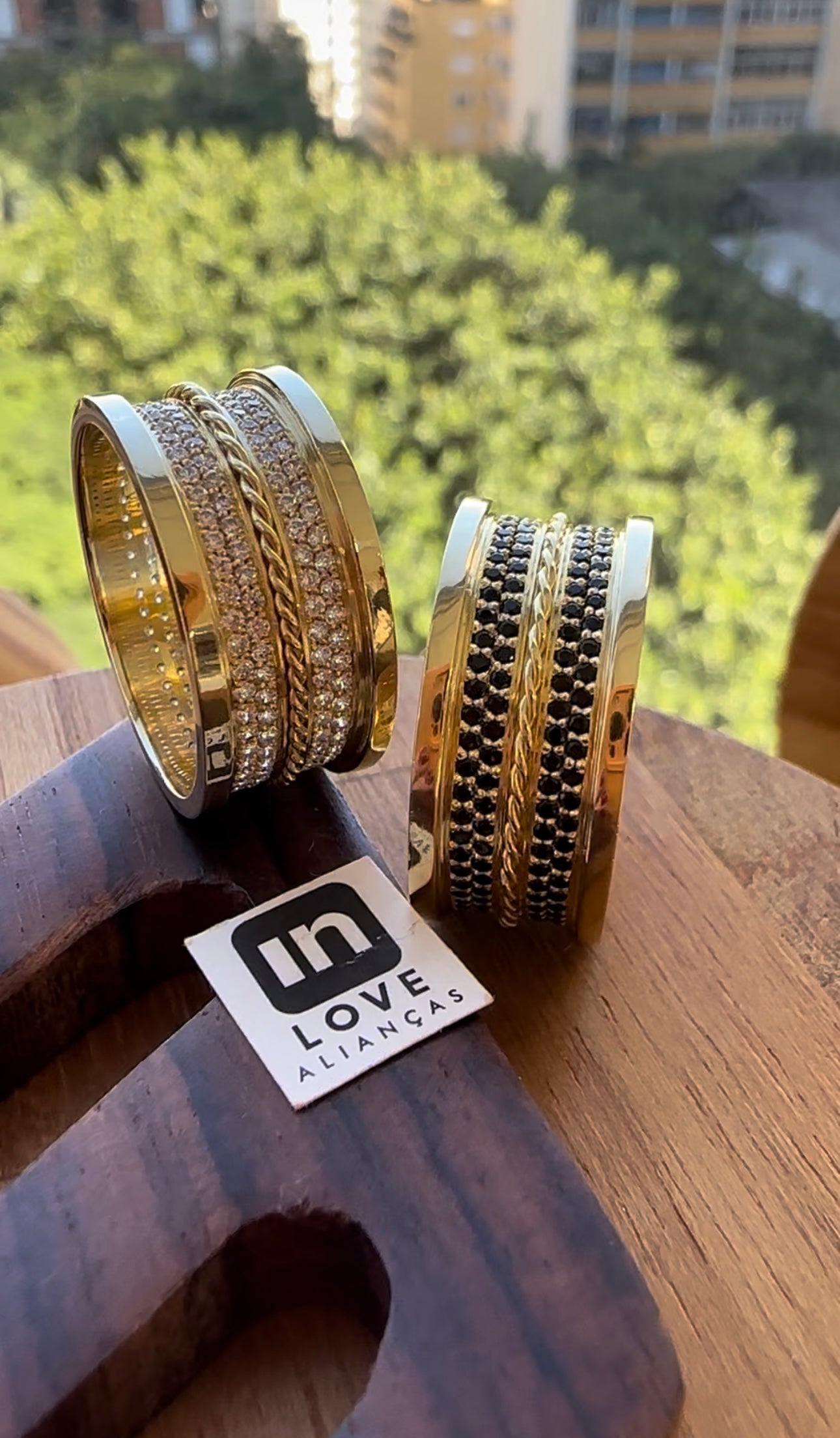 Alianças de Casamento em Ouro 18k - Modelo Desejo | 10mm | 12x R$1.249.1