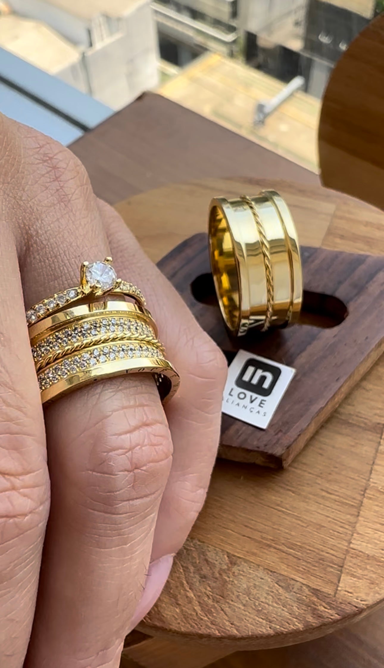 Alianças de Casamento em Ouro 18k - Modelo Desejo | 10mm | 12x R$1.241.66