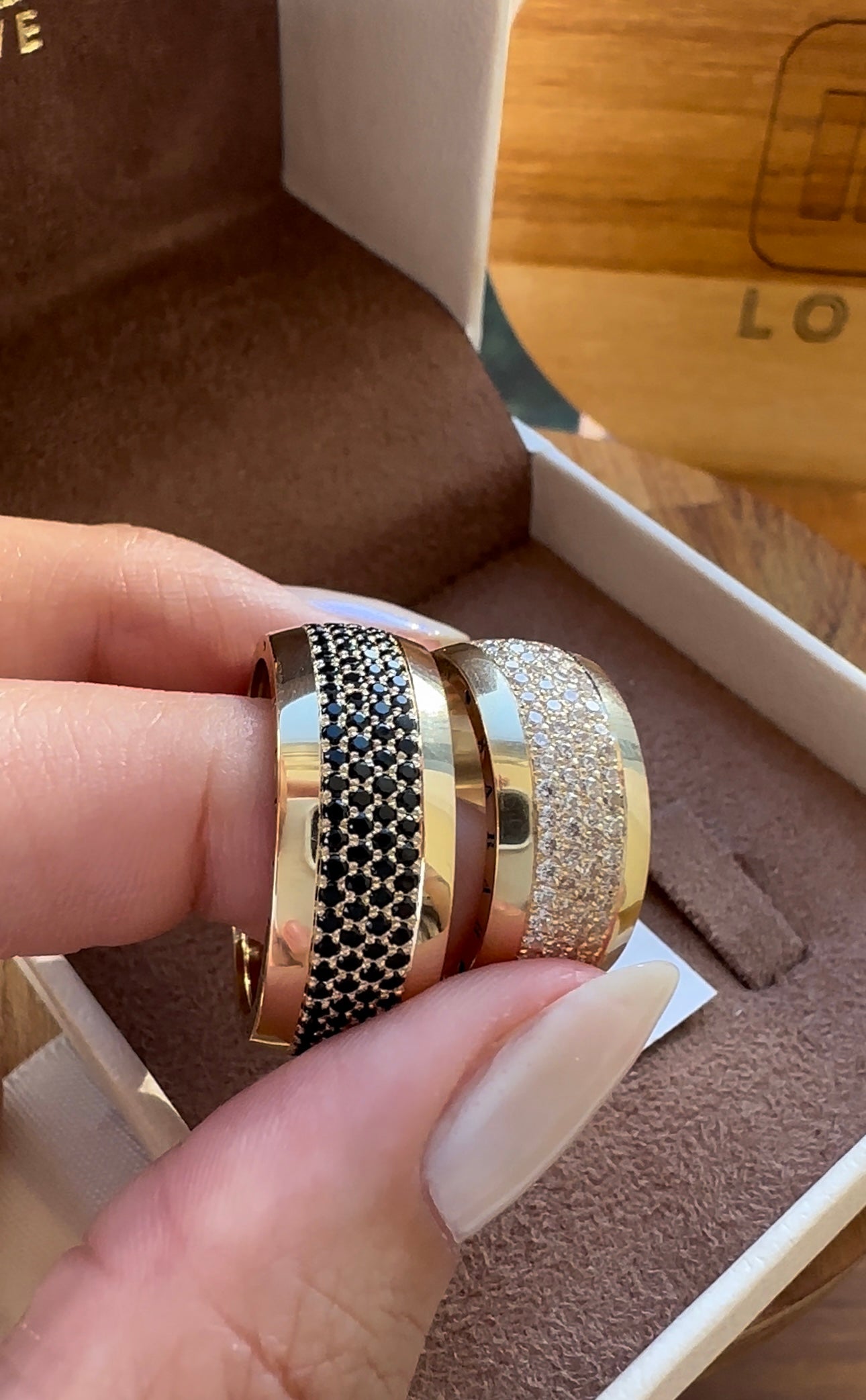 Alianças de Casamento em Ouro 18k - Modelo Sonho | 9mm | 12x R$1.833